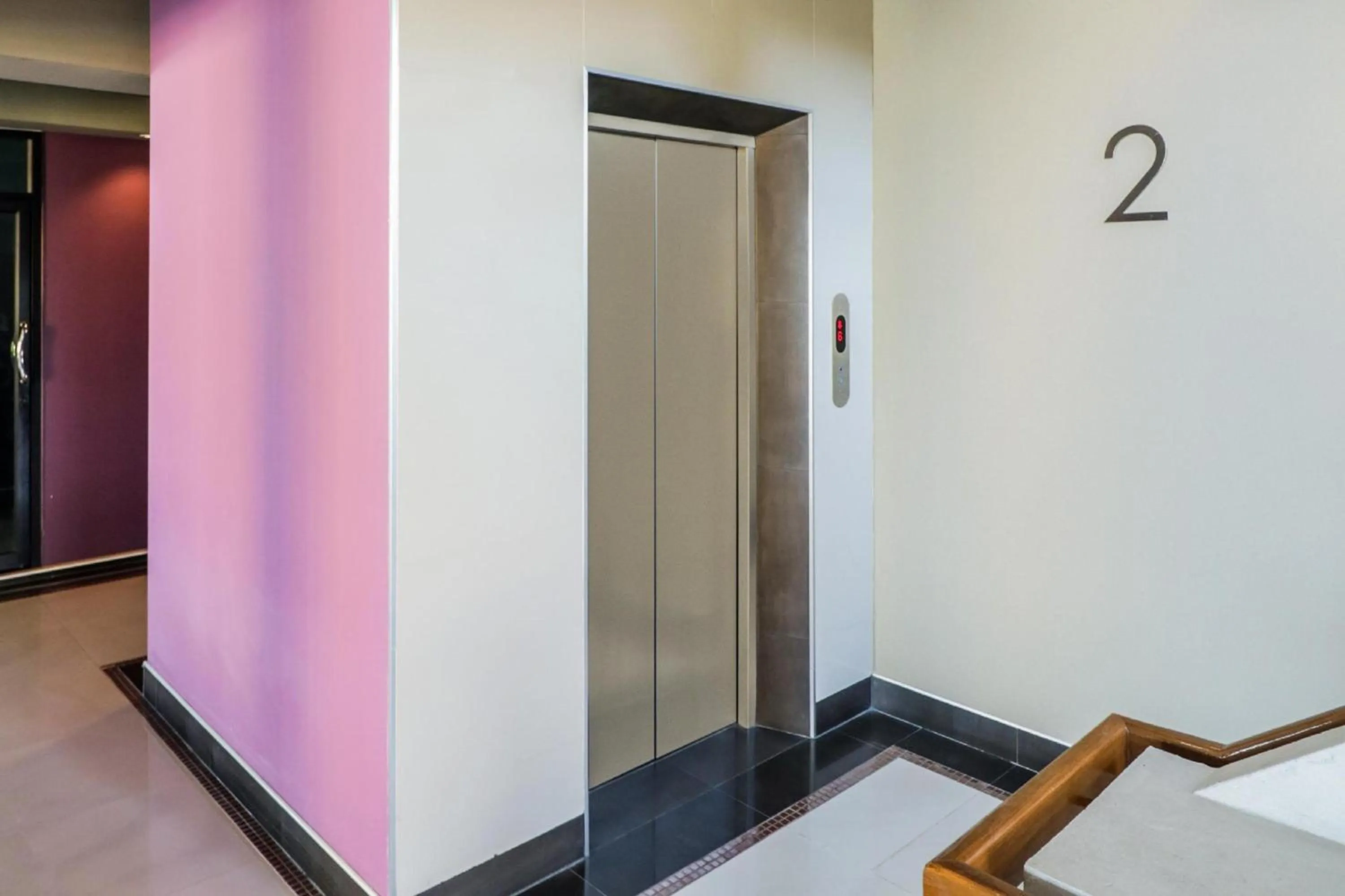 elevator in King One Suvarnabhumi