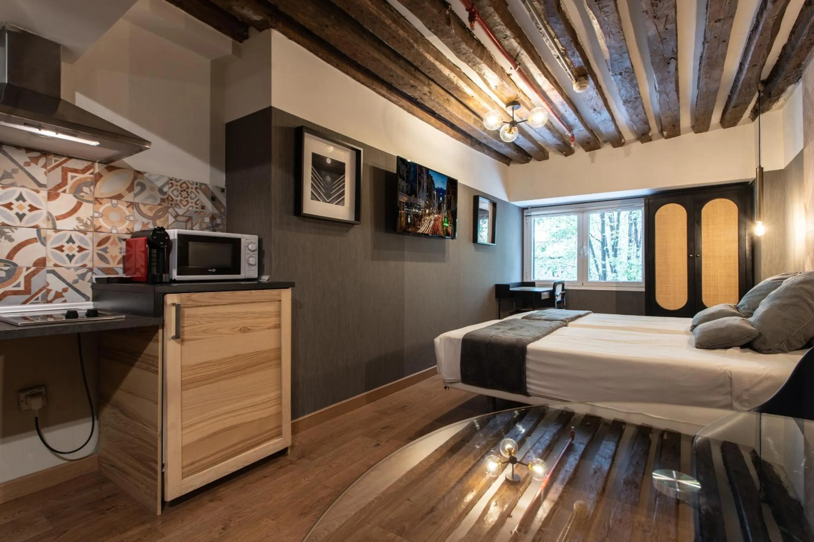 kitchen, Bed in SUITES YOU Zinc