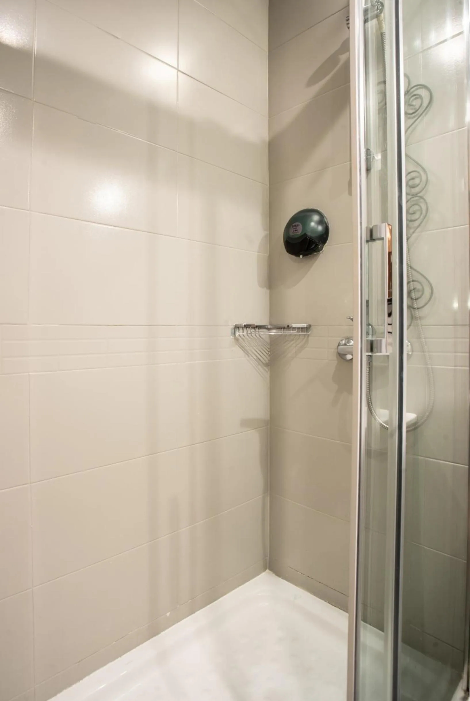 Shower in SUITES YOU Zinc