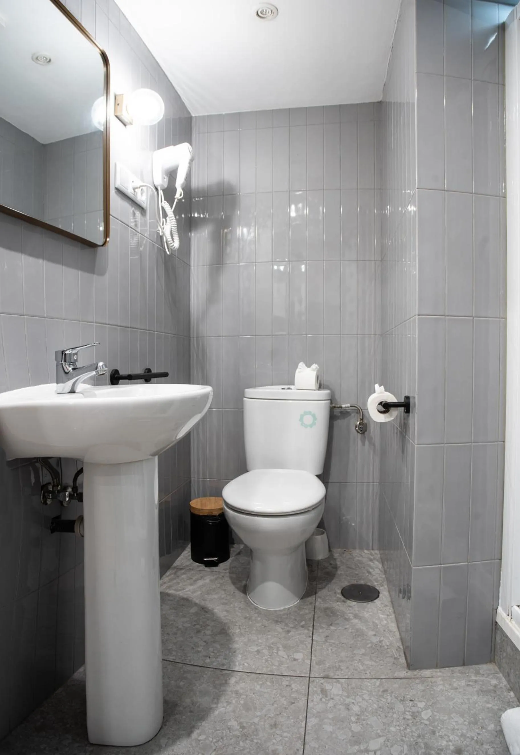 Shower in SUITES YOU Zinc