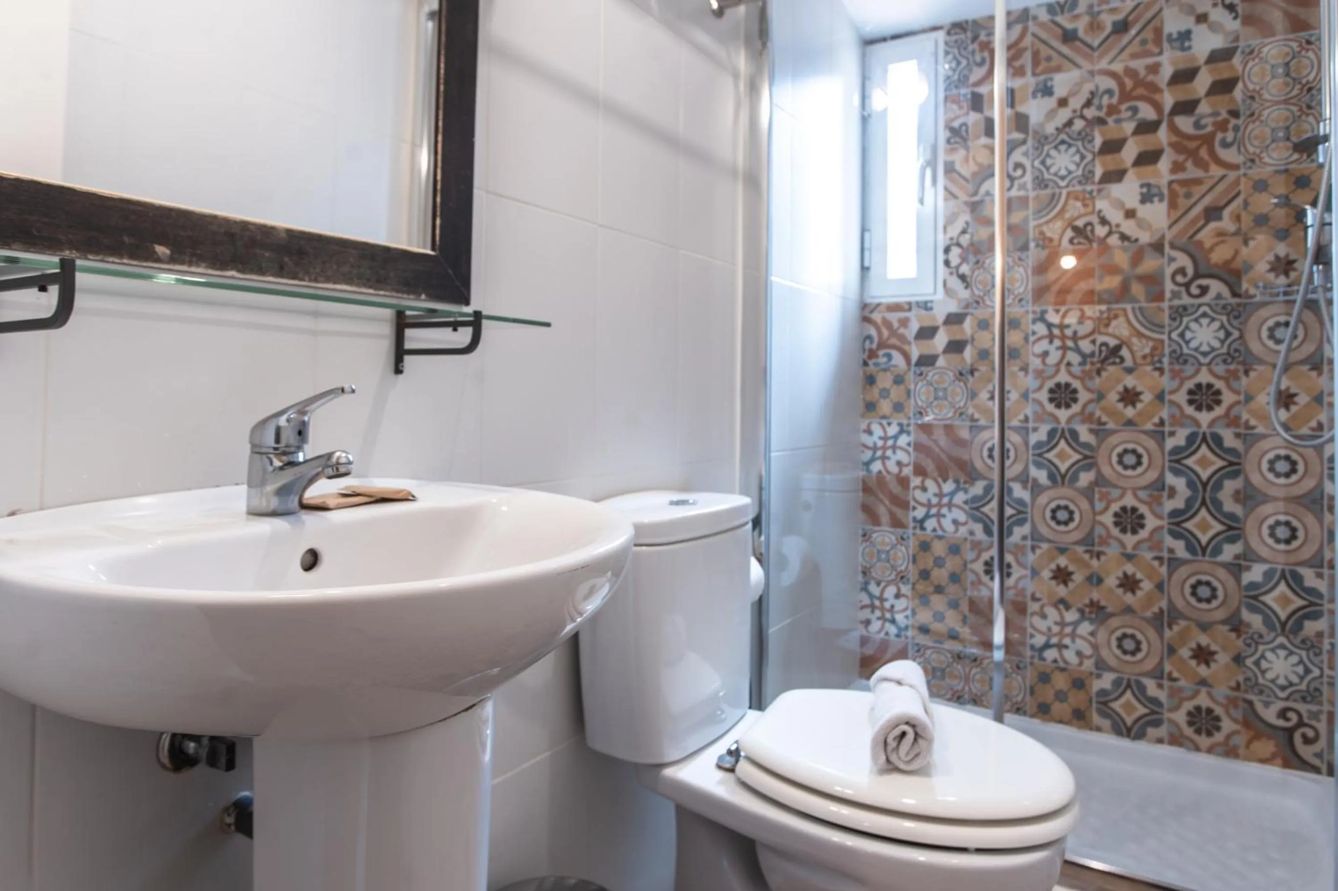 Shower in SUITES YOU Zinc