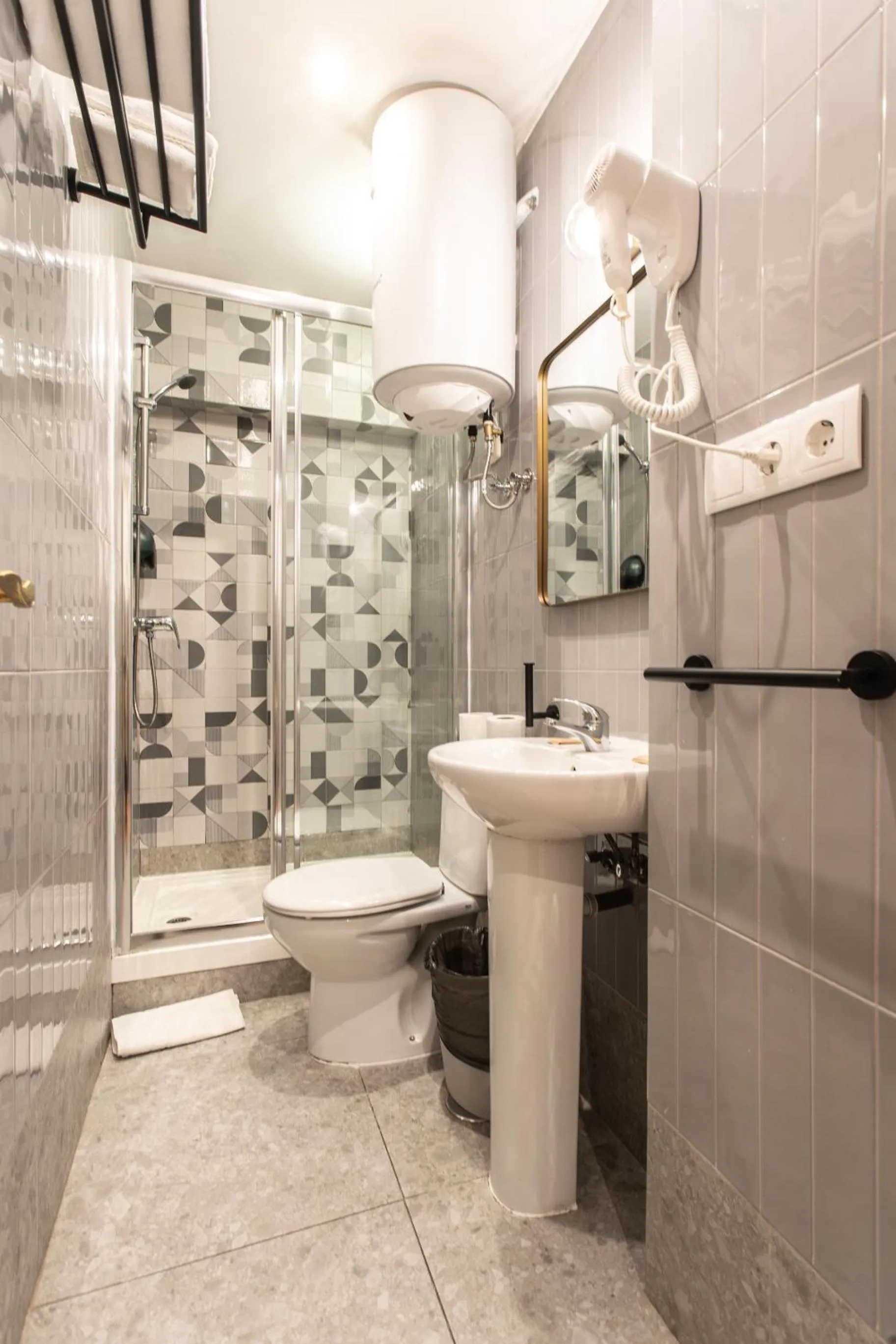 Shower in SUITES YOU Zinc