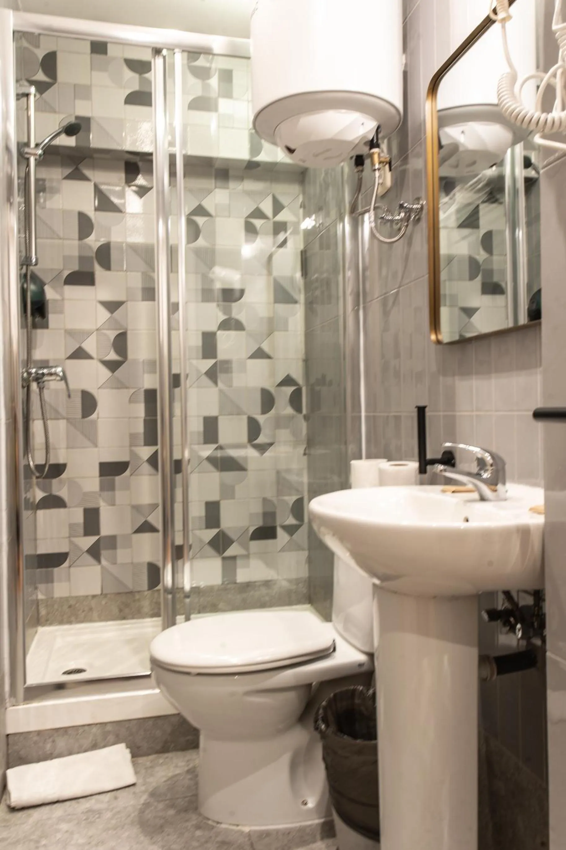 Shower in SUITES YOU Zinc