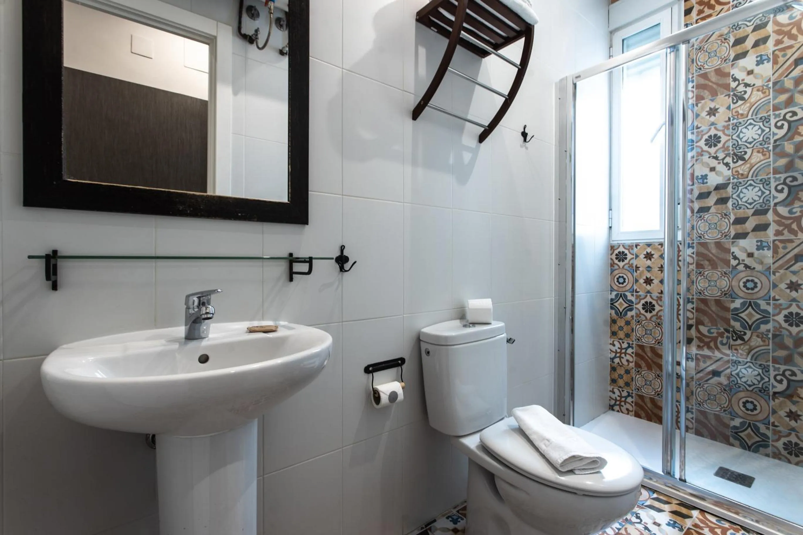 Shower in SUITES YOU Zinc