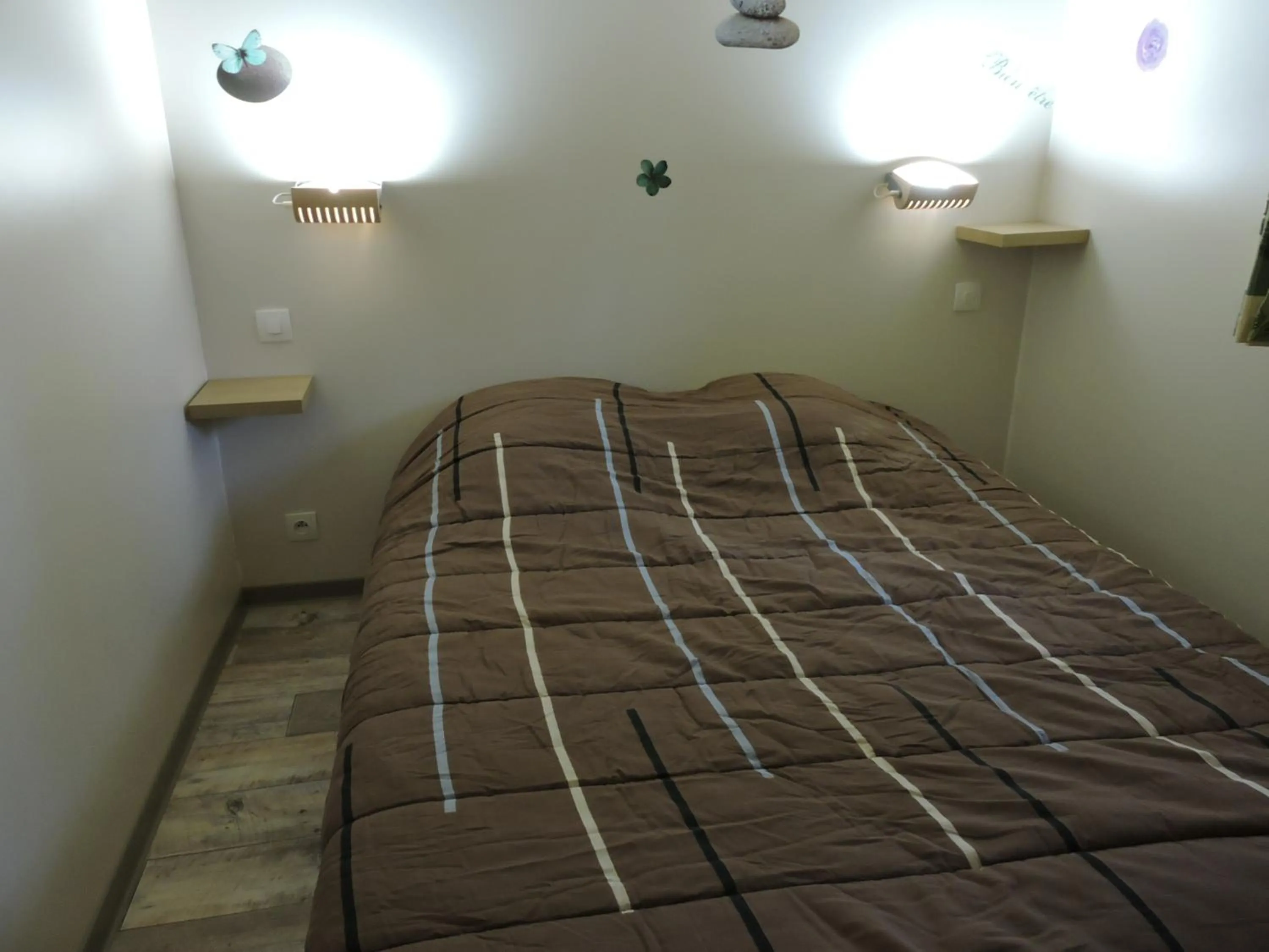 Bedroom, Bed in Domaine De Miraval