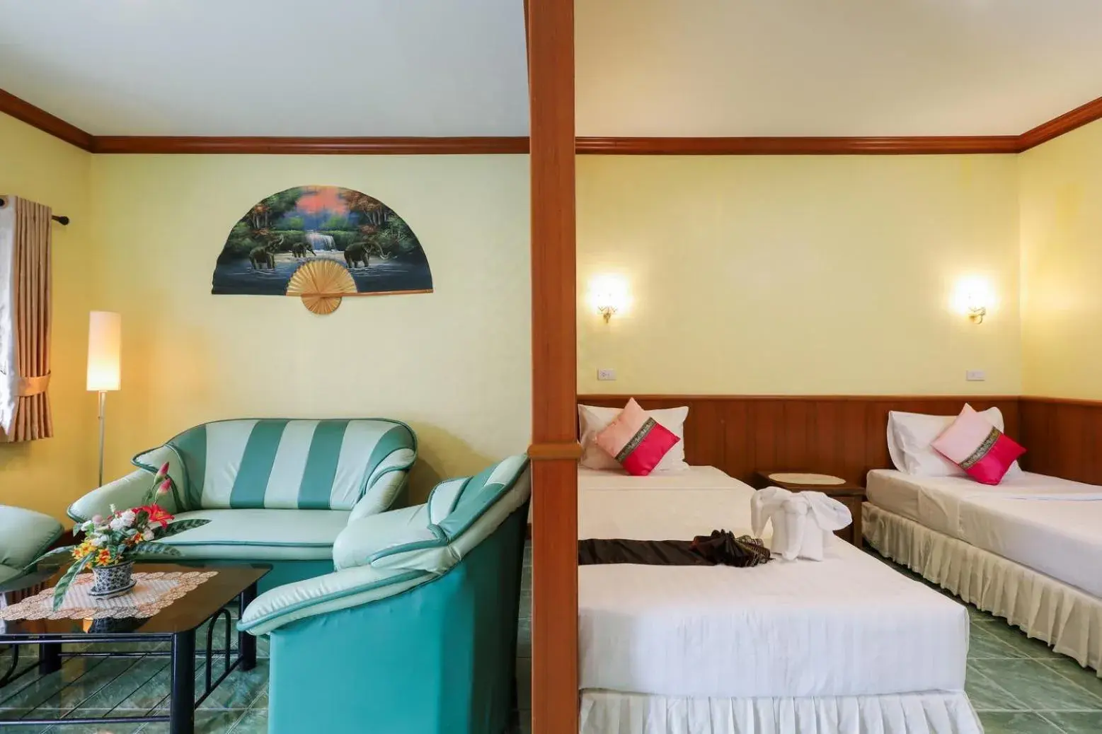 Deluxe Suite in The Golddigger's Resort Deluxe Suite in The Golddigger's Resort