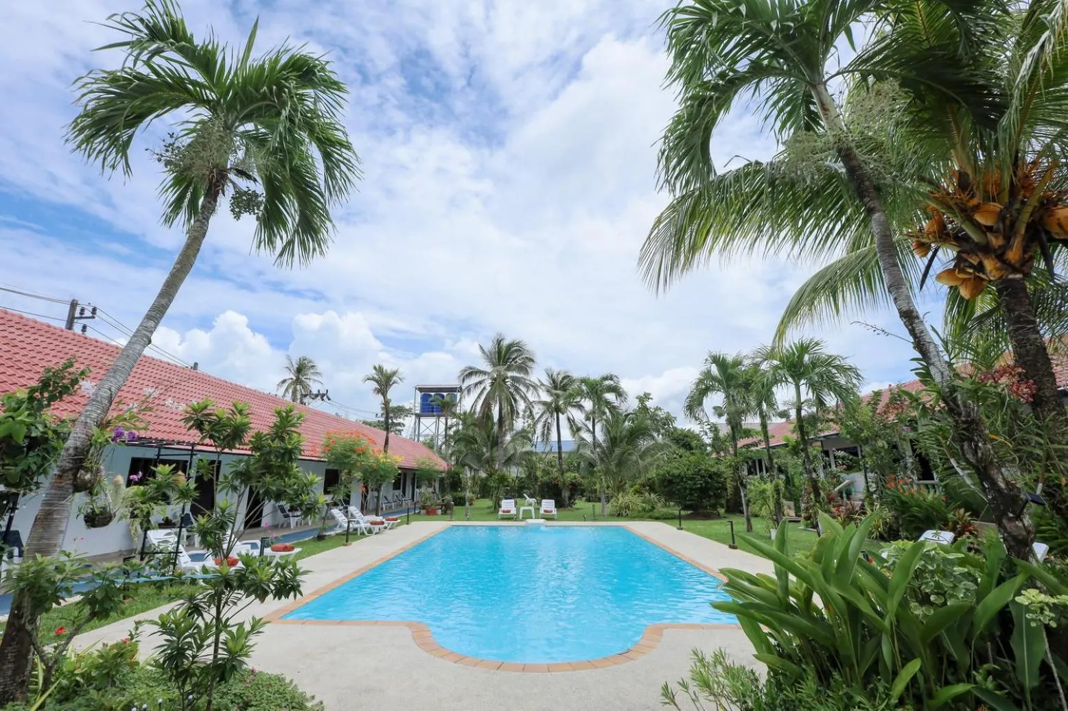 Swimming pool in The Golddiggers Resort
