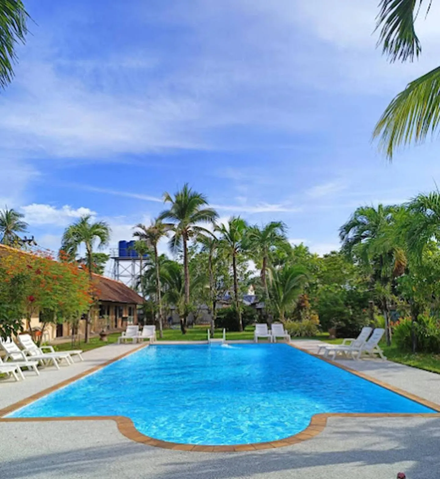 Swimming pool in The Golddiggers Resort