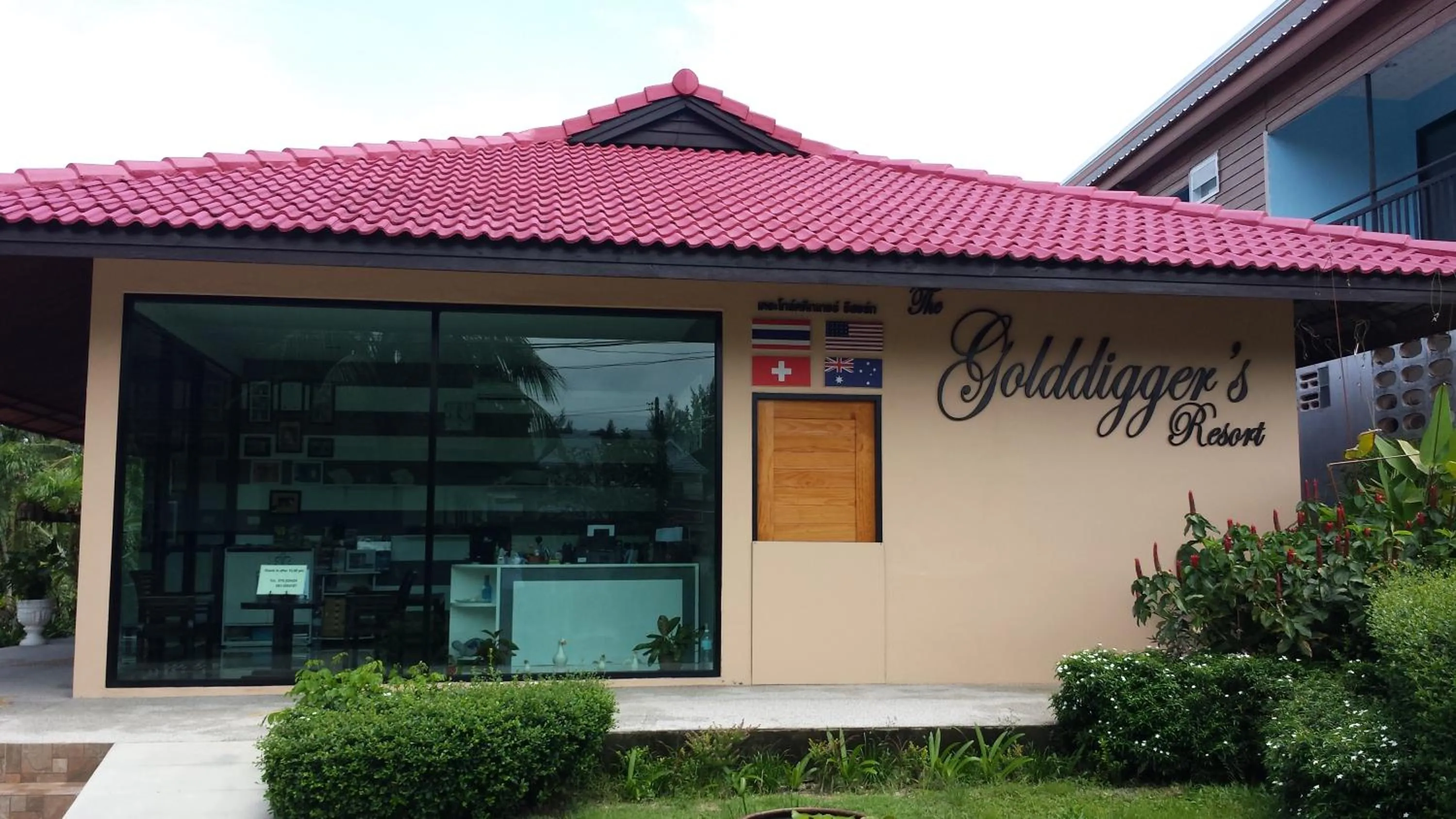 Facade/entrance in The Golddiggers Resort