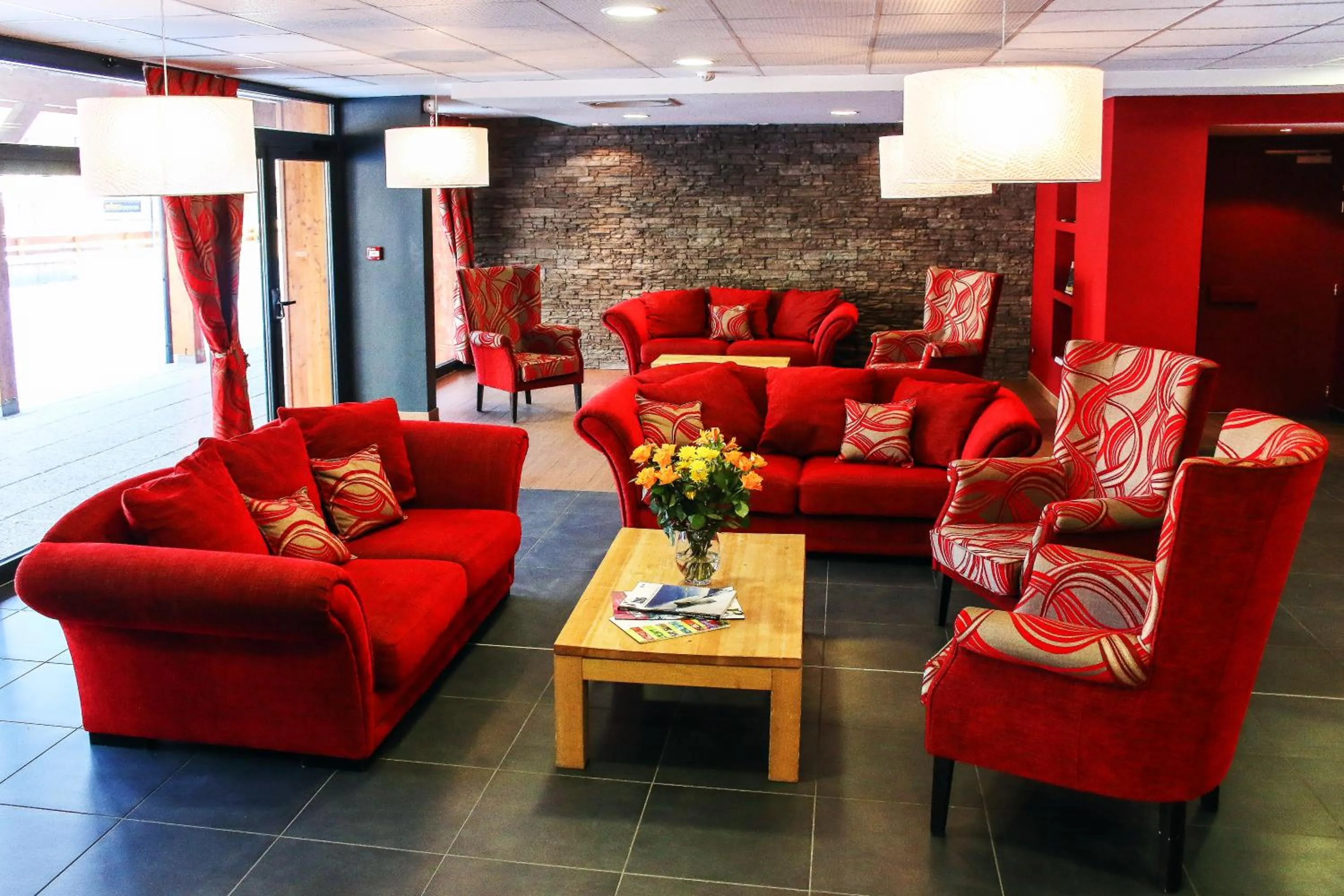 Communal lounge/ TV room in Résidence Néméa L'Aigle Bleu