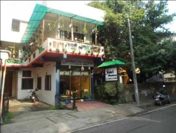 Facade/entrance in Johns Residency