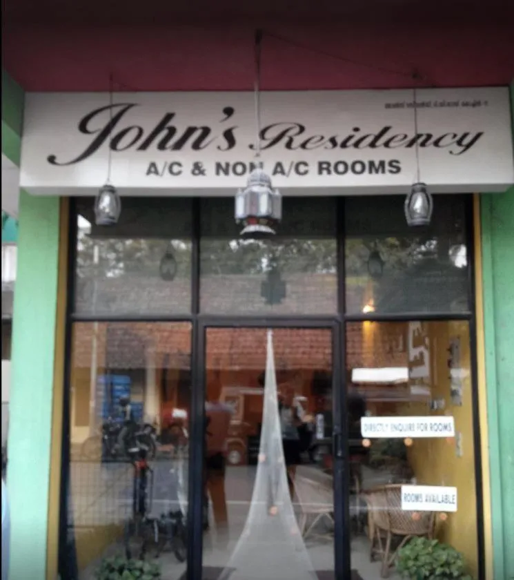 Facade/entrance in Johns Residency