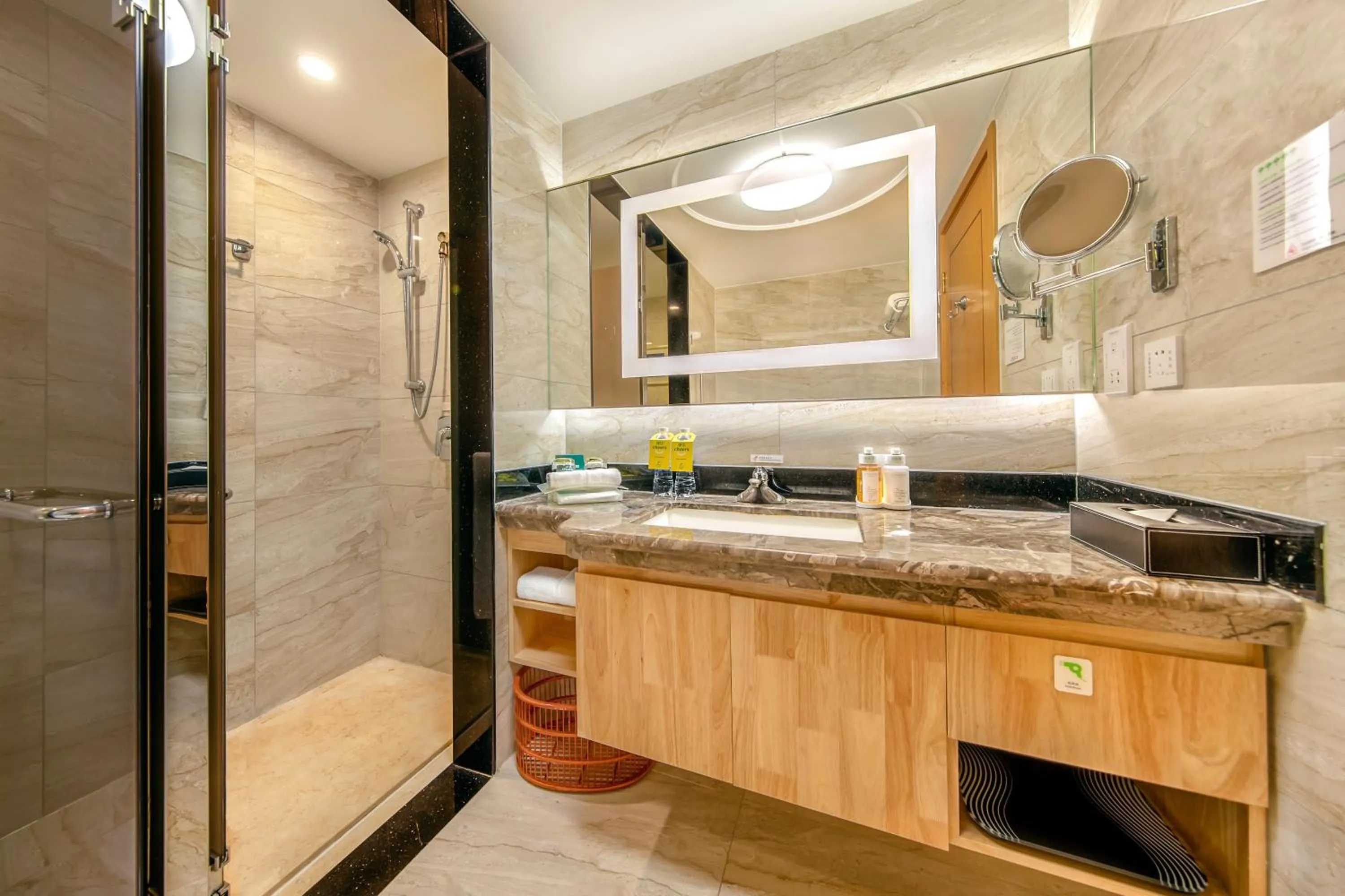 Toilet in Holiday Inn Beijing Chang An West by IHG