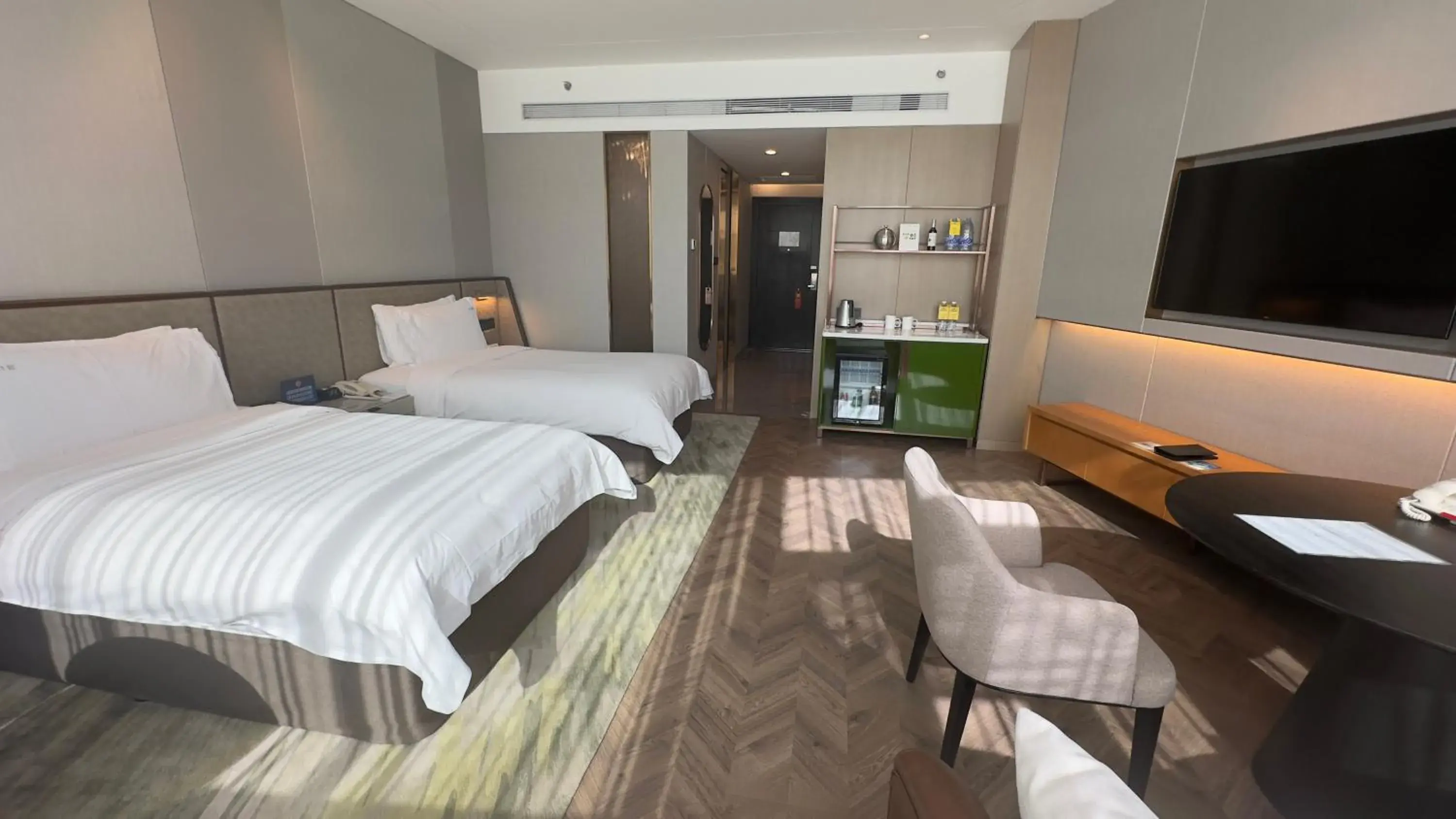 Photo of the whole room, Bed in Holiday Inn Beijing Chang An West by IHG Photo of the whole room, Bed in Holiday Inn Beijing Chang An West by IHG