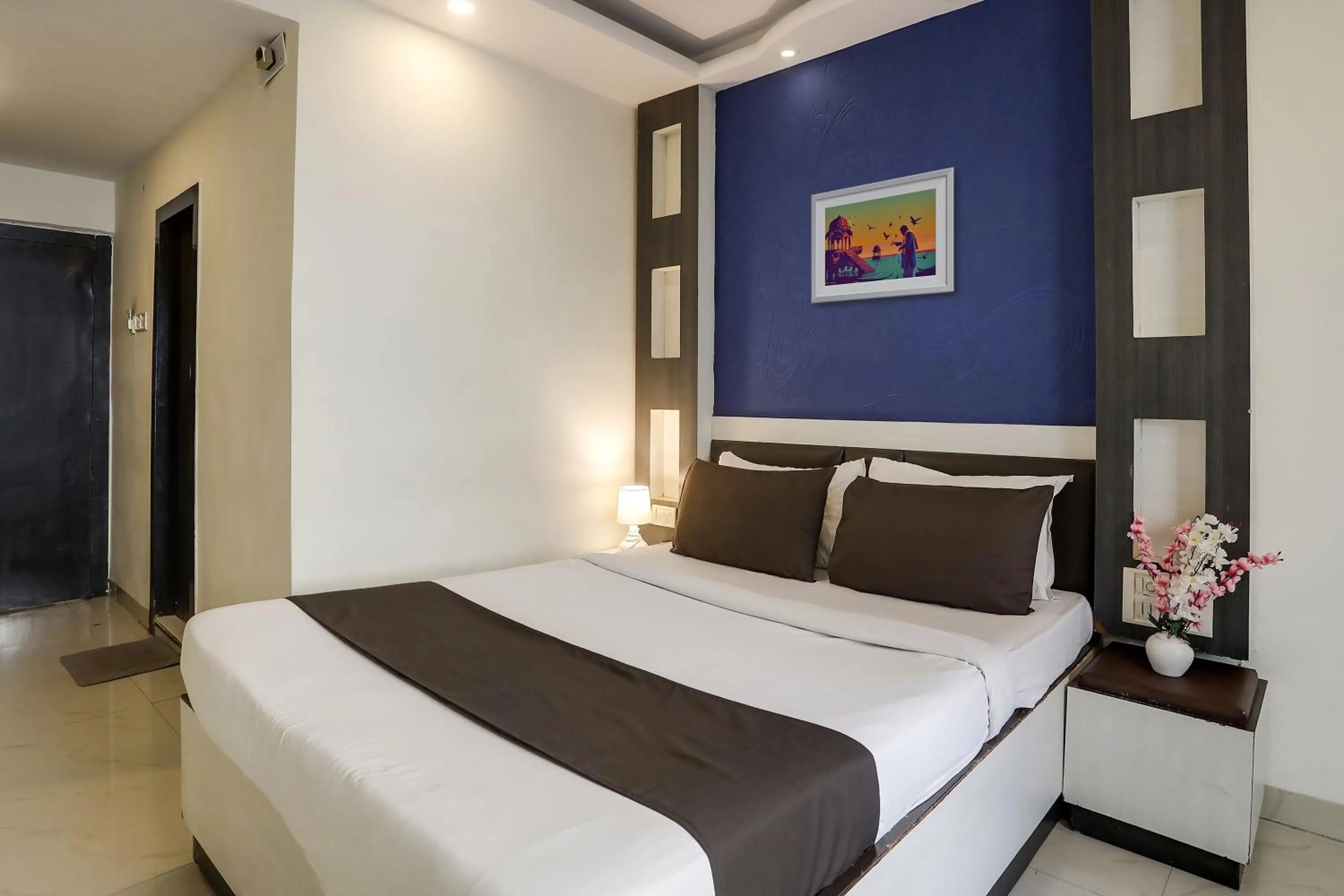 Bedroom, Bed in Super Capital O Prestige