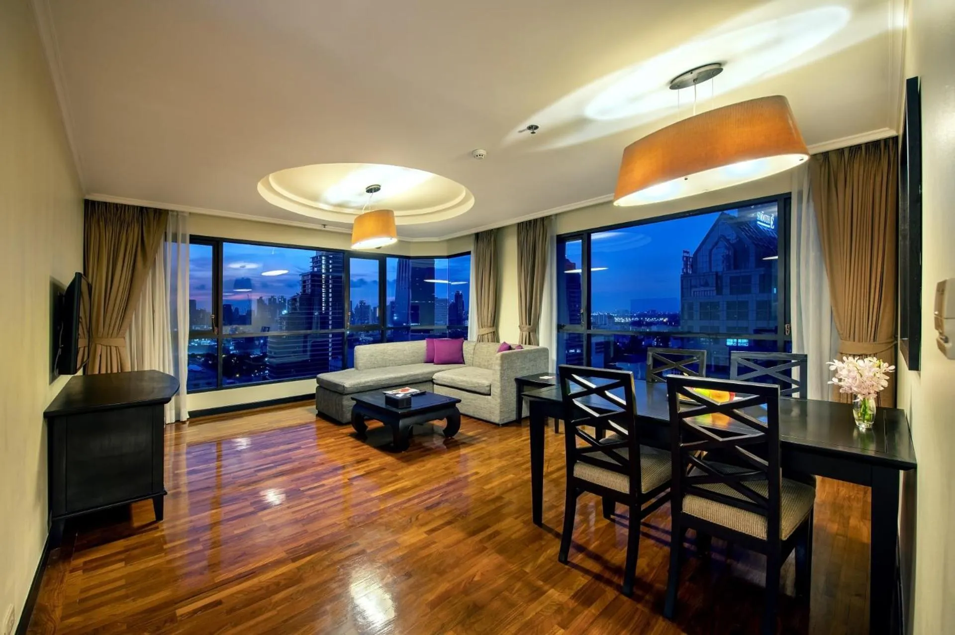 Living room in Bandara Suites Silom, Bangkok