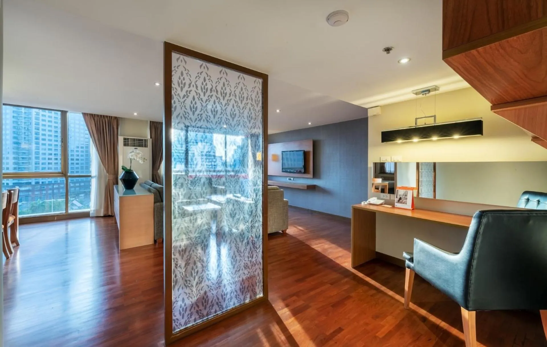 Living room in Bandara Suites Silom, Bangkok