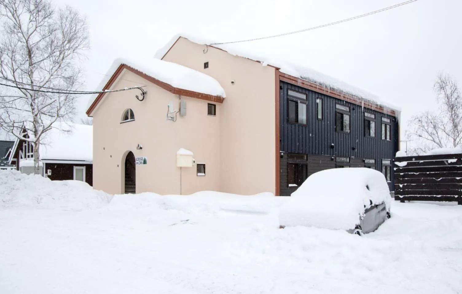 Facade/entrance in Lodge Mori Apartments