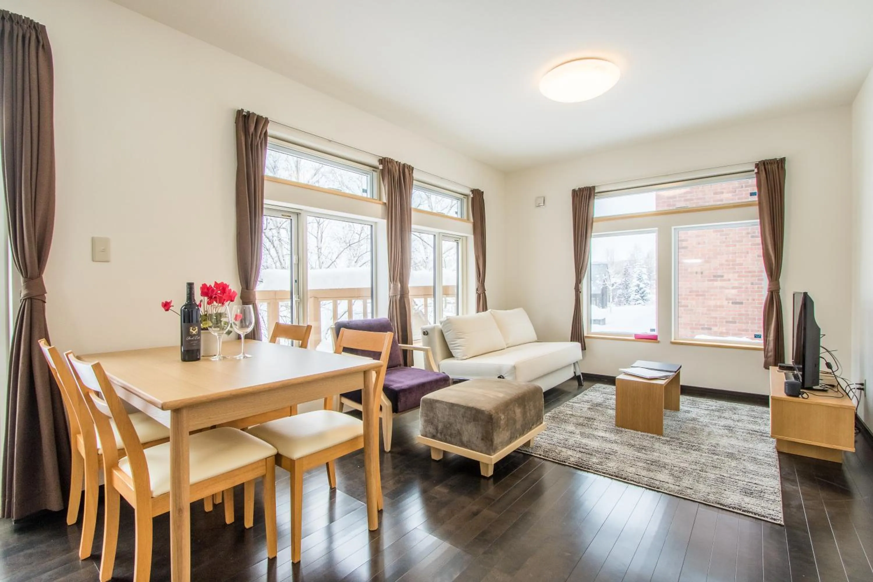 TV and multimedia in Lodge Mori Apartments