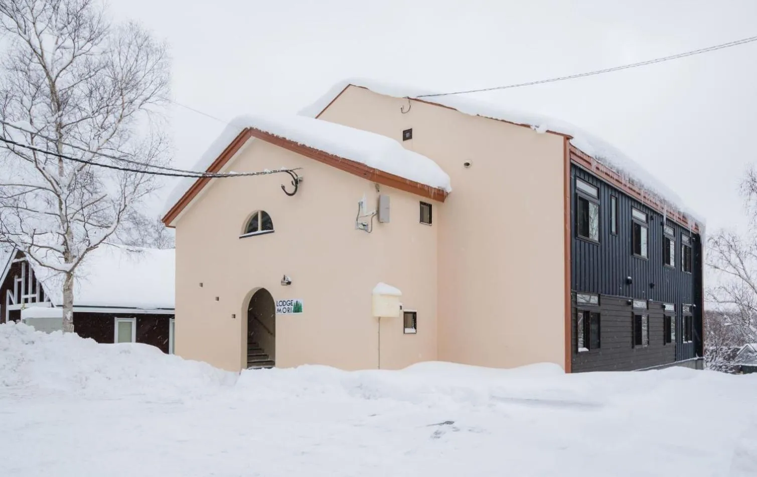 Facade/entrance in Lodge Mori Apartments