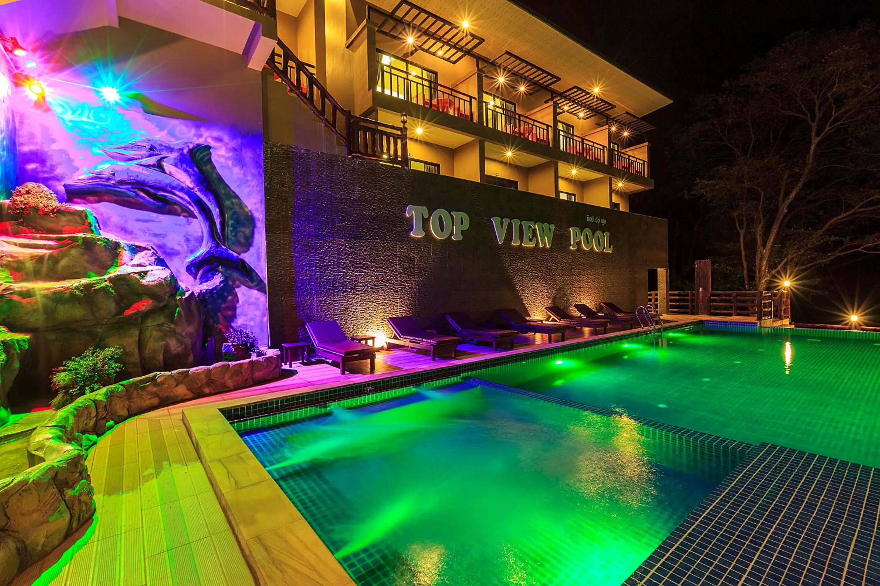 Swimming pool in Phi Phi Top View Resort