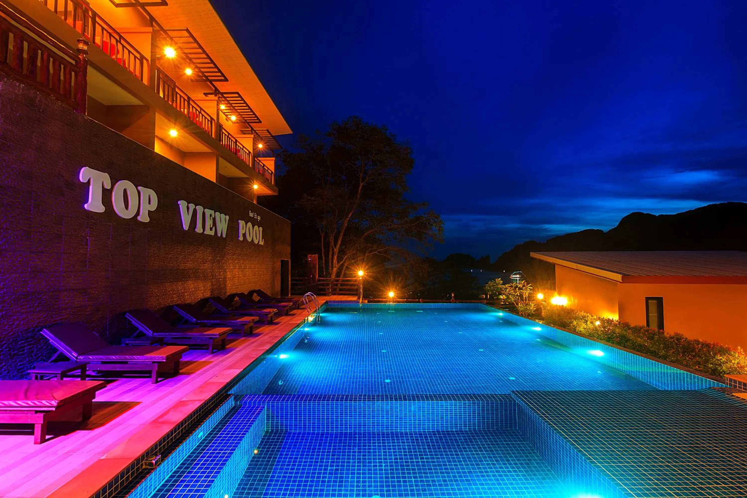 Swimming pool in Phi Phi Top View Resort