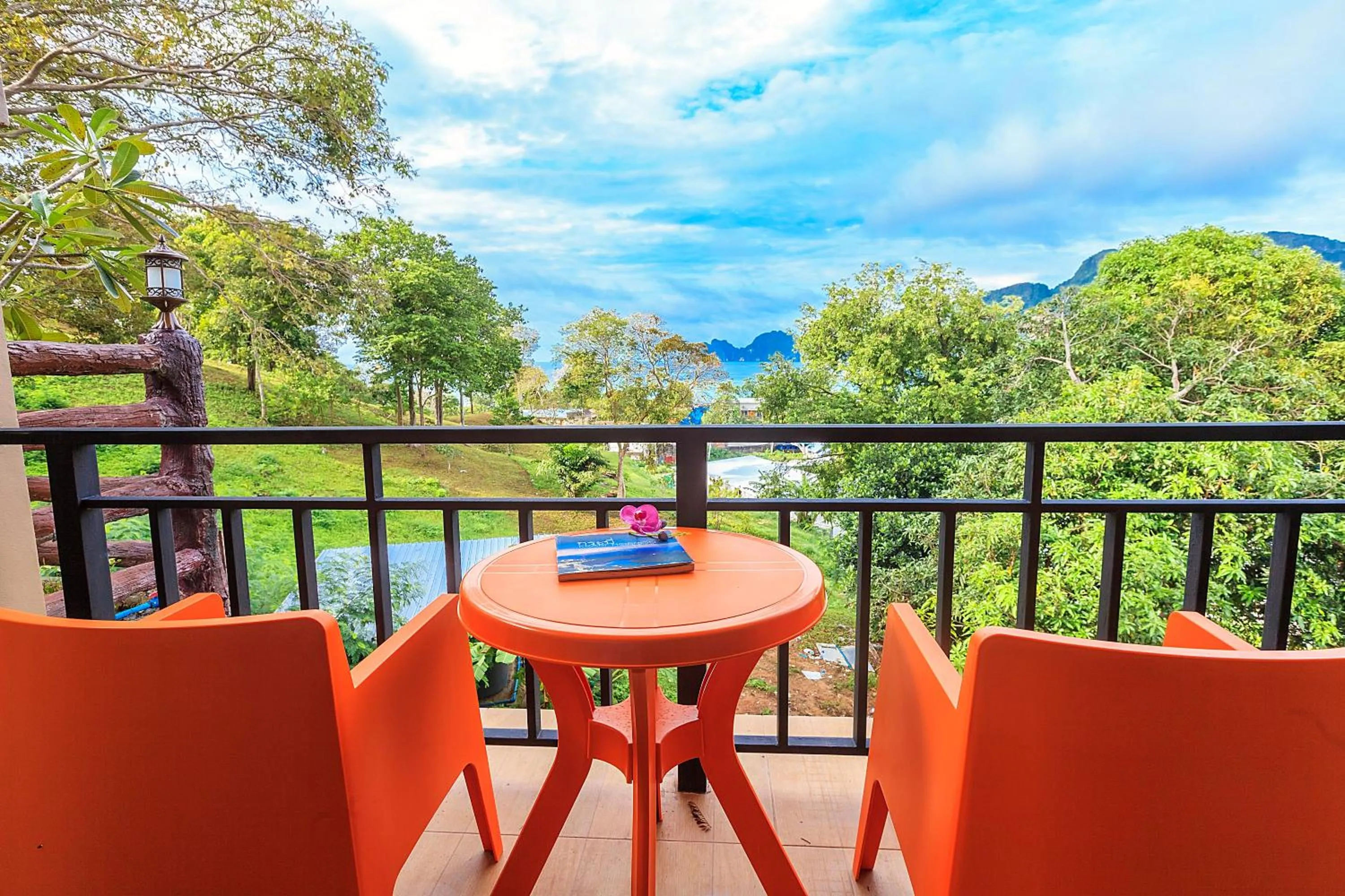 Balcony/Terrace in Phi Phi Top View Resort