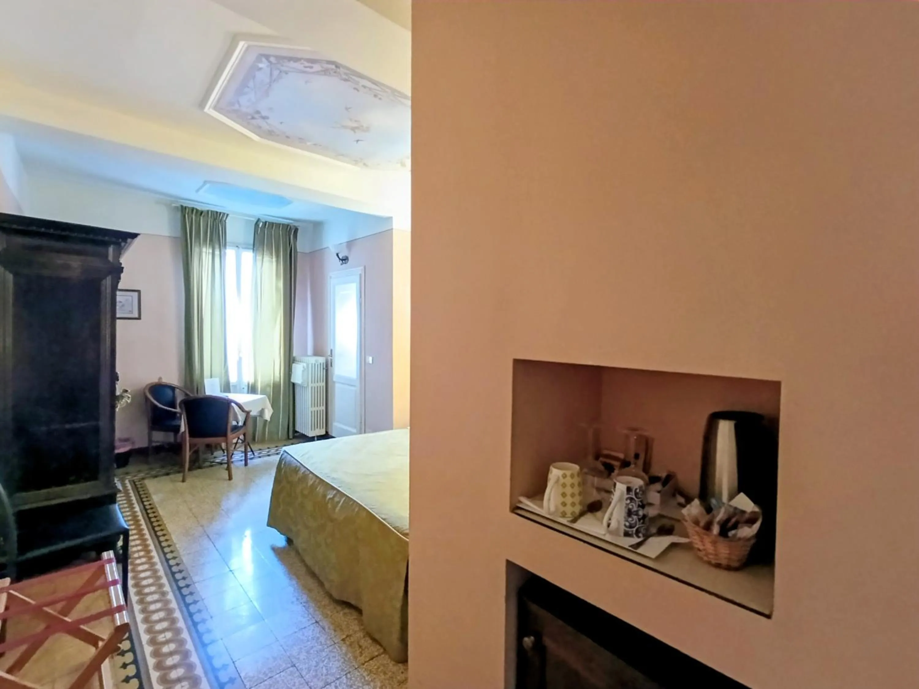 Photo of the whole room, Bed in B&B A Florence View