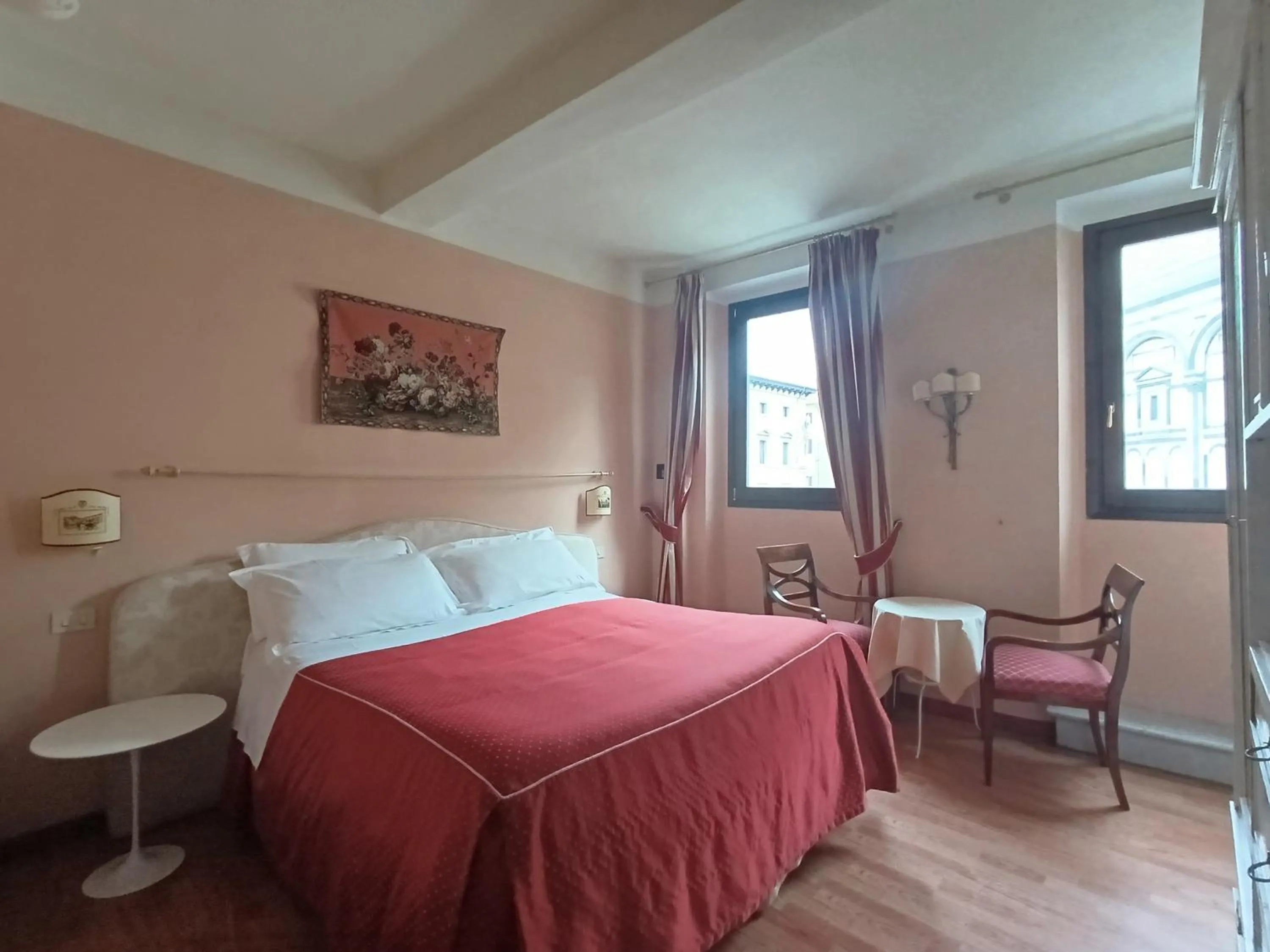 Photo of the whole room, Bed in B&B A Florence View