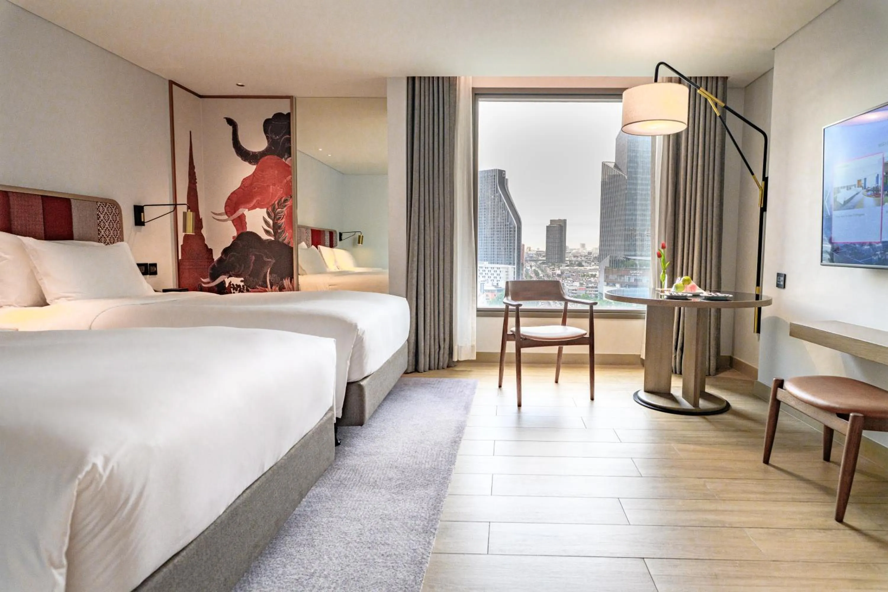 View (from property/room), Bed in Montien Hotel Surawong Bangkok