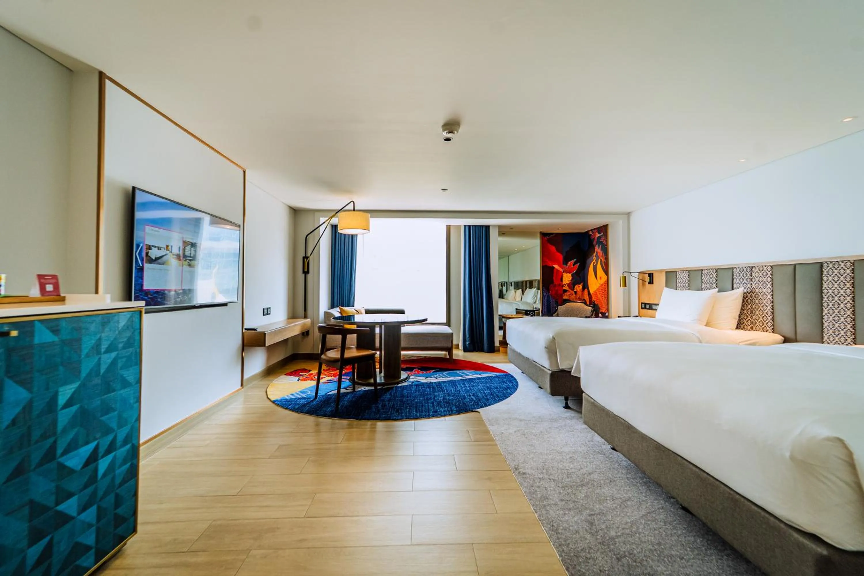 TV and multimedia, Bed in Montien Hotel Surawong Bangkok