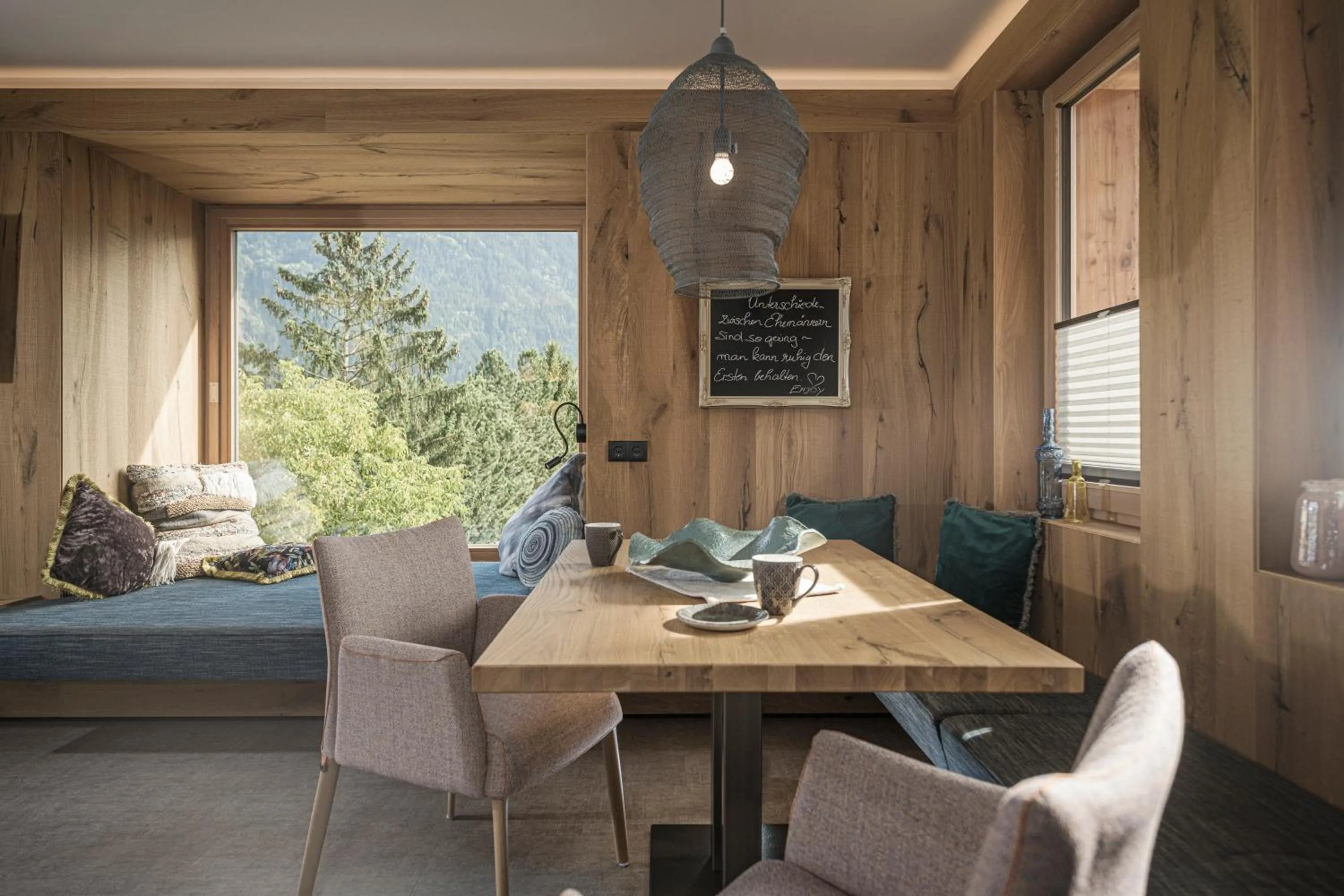 Dining area in Appartement Zillertal Klee mit Restaurant KleemenTine