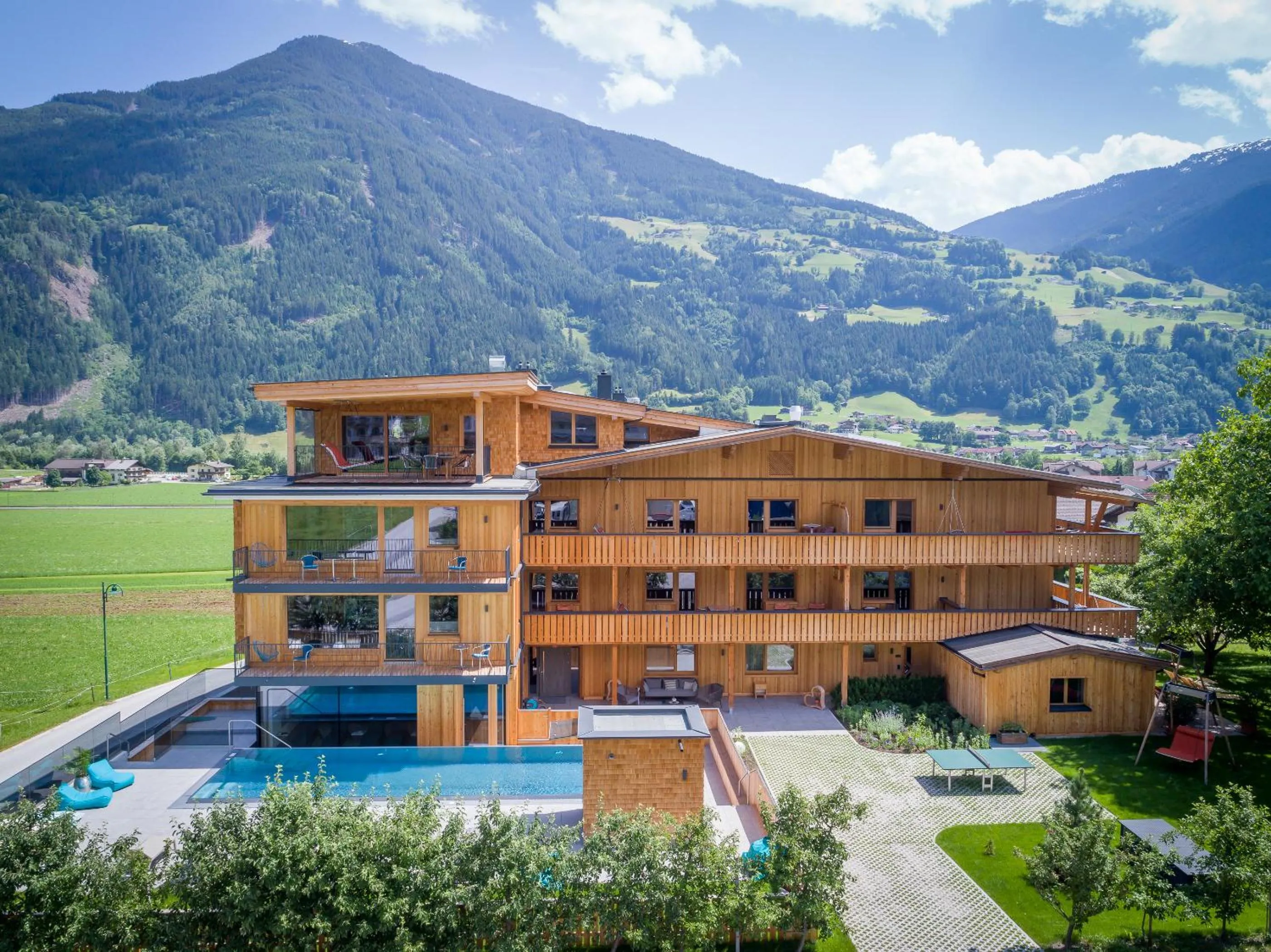 Appartement Zillertal Klee mit Restaurant KleemenTine