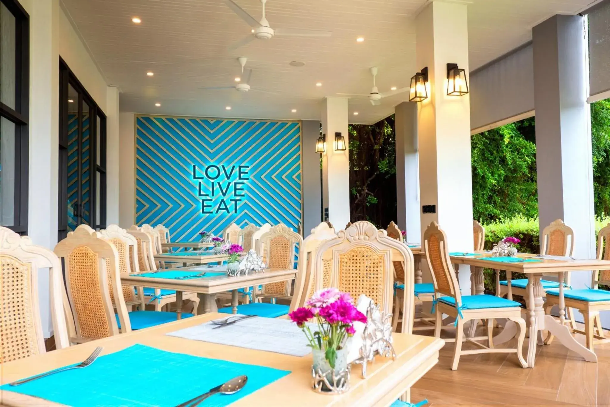 Restaurant/places to eat in Absolute Sanctuary Restaurant/places to eat in Absolute Sanctuary