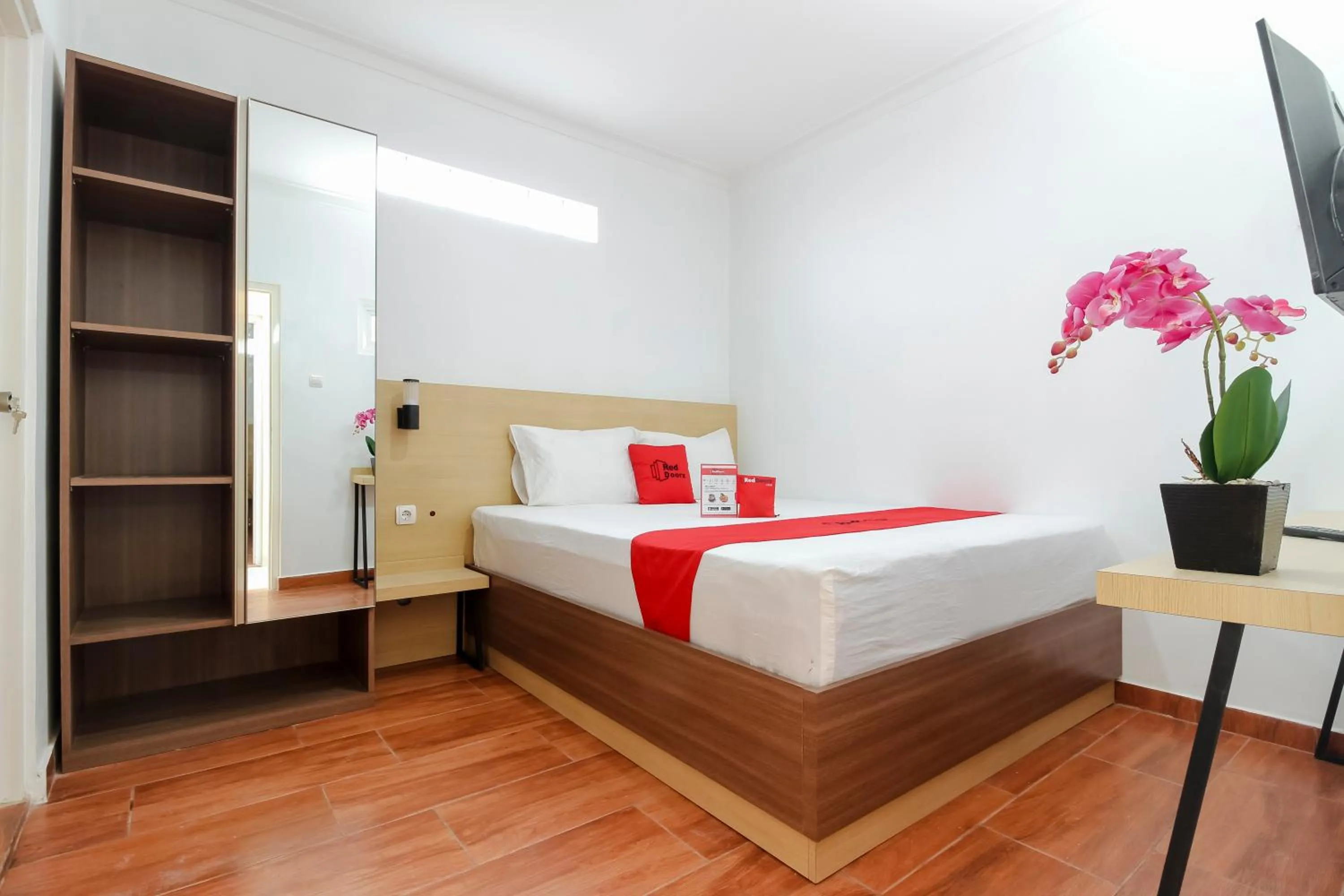 Bedroom in RedDoorz Plus near Jogja Kembali Monument