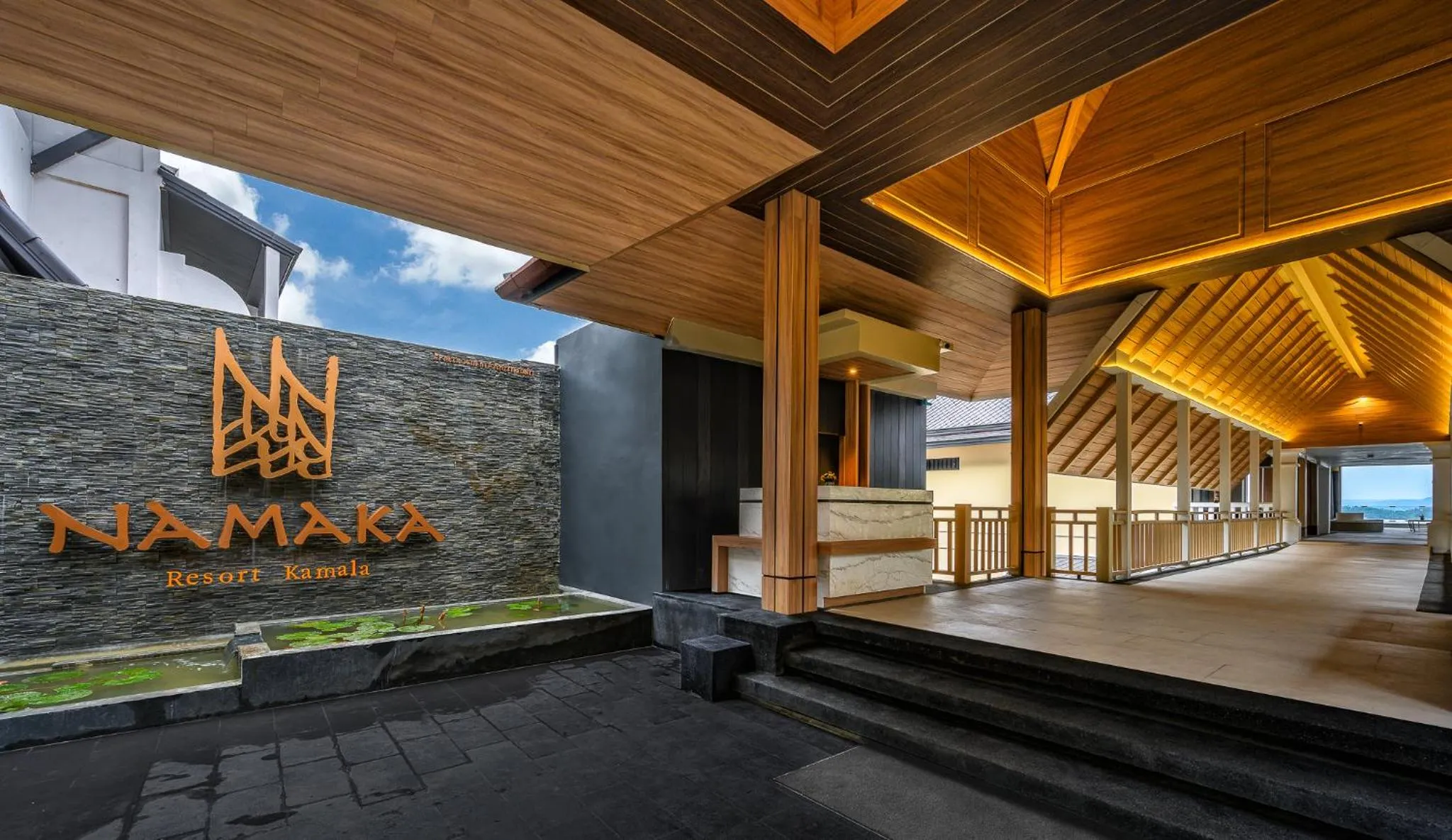 Facade/entrance in Namaka Resort Kamala