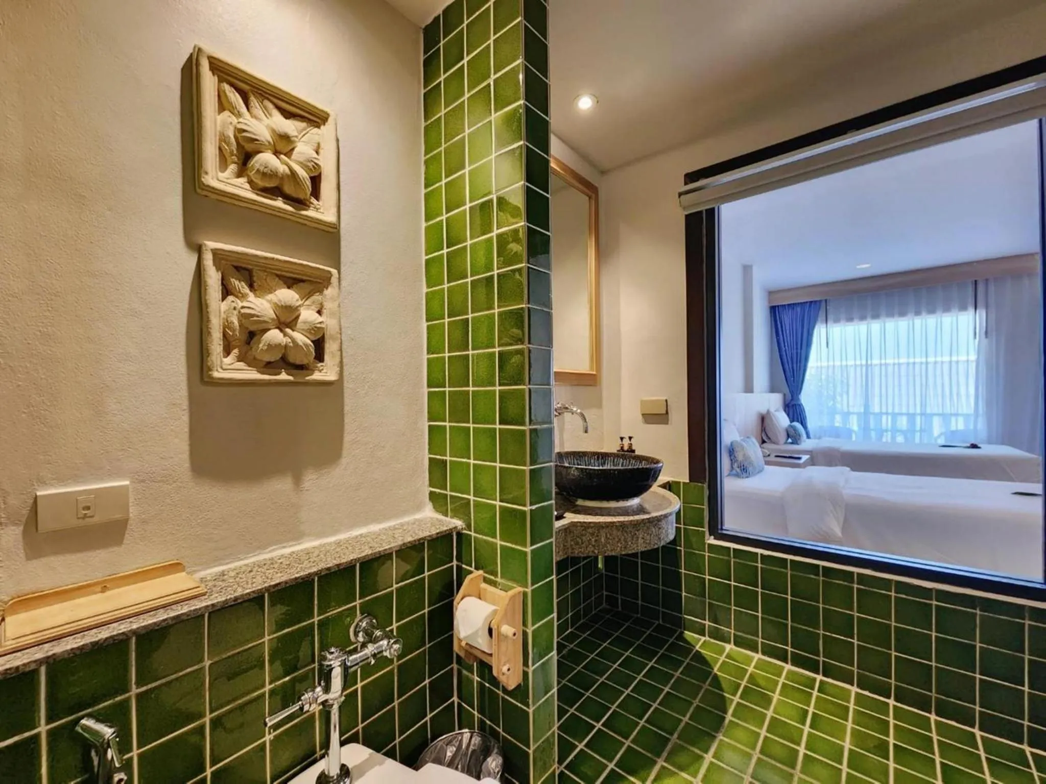 Bathroom, Bed in Namaka Resort Kamala