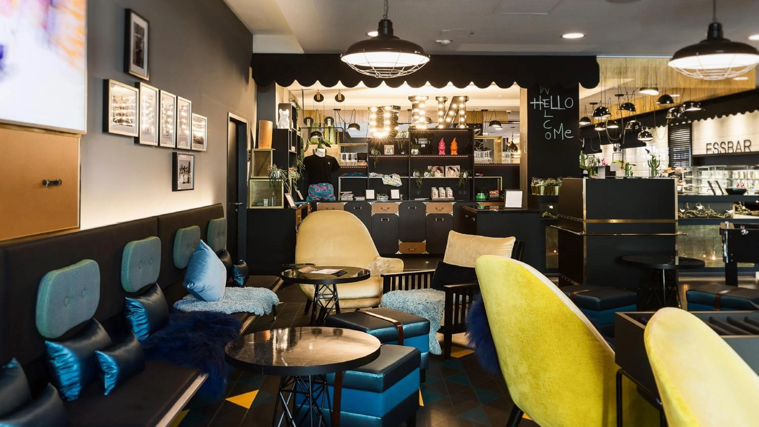 Lounge or bar in Holiday Inn - the niu, Cobbles Essen by IHG
