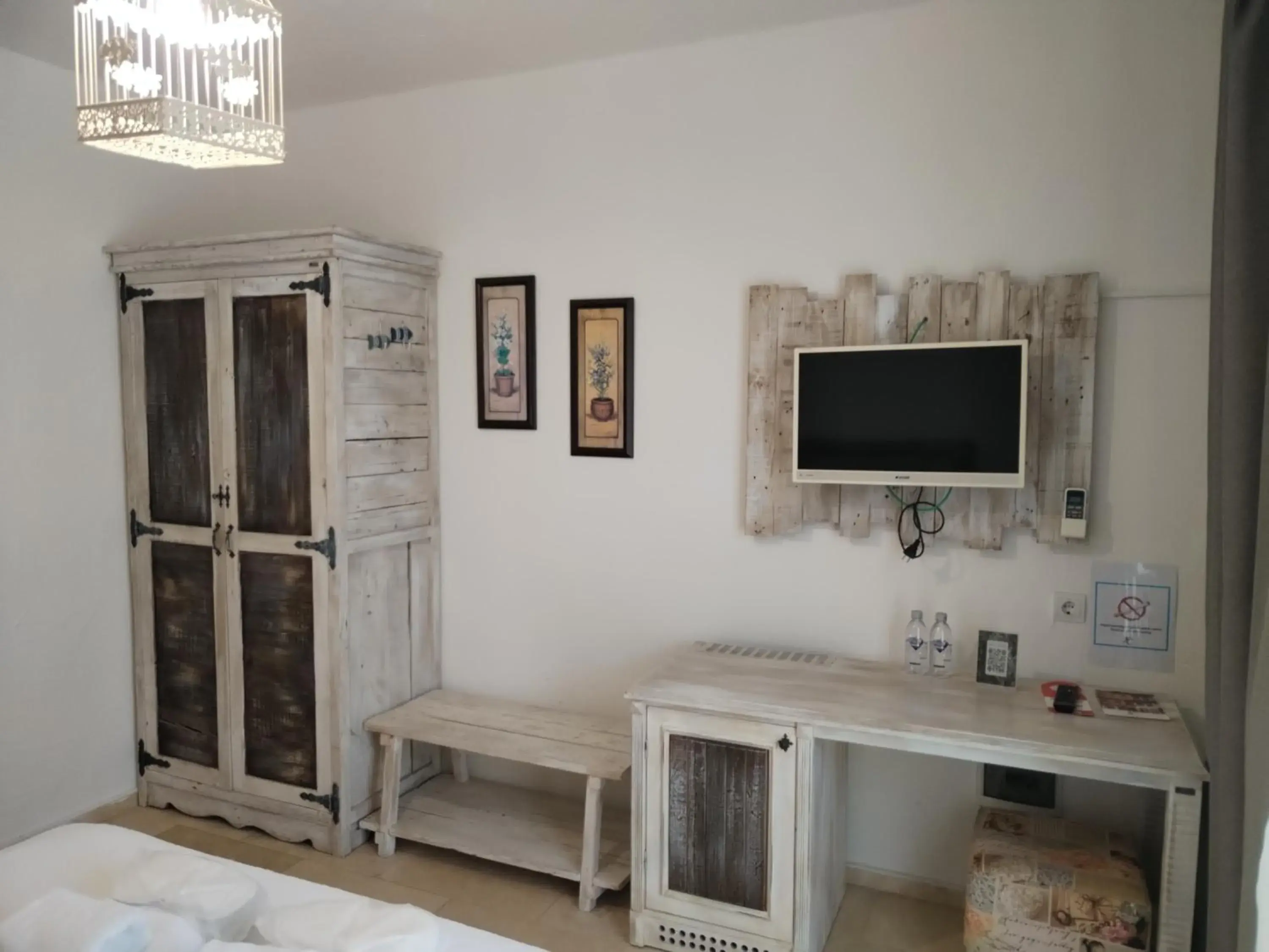 Double Room in Bay C Double Room in Bay C