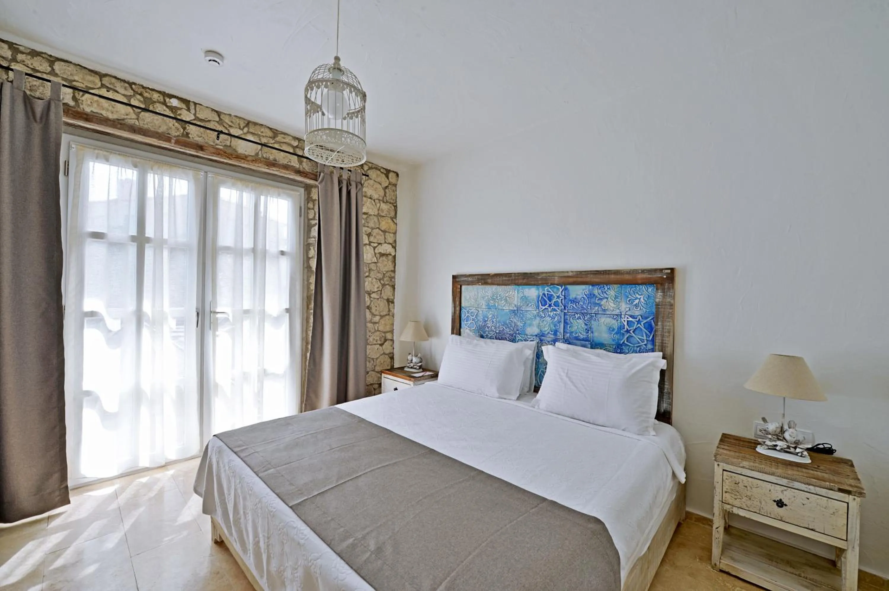 Garden view, Bed in Bay C