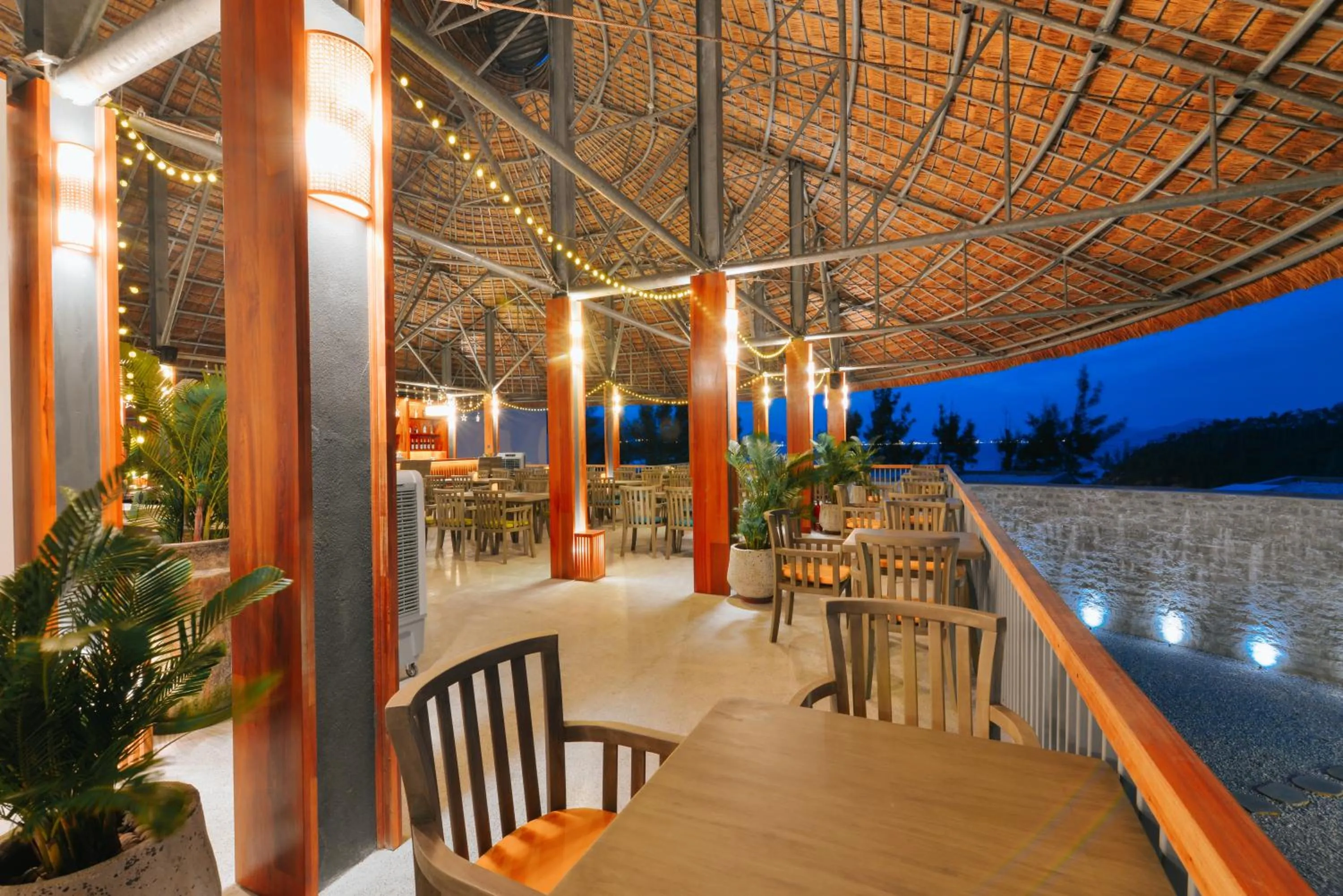 Restaurant/places to eat in Casa Marina Resort