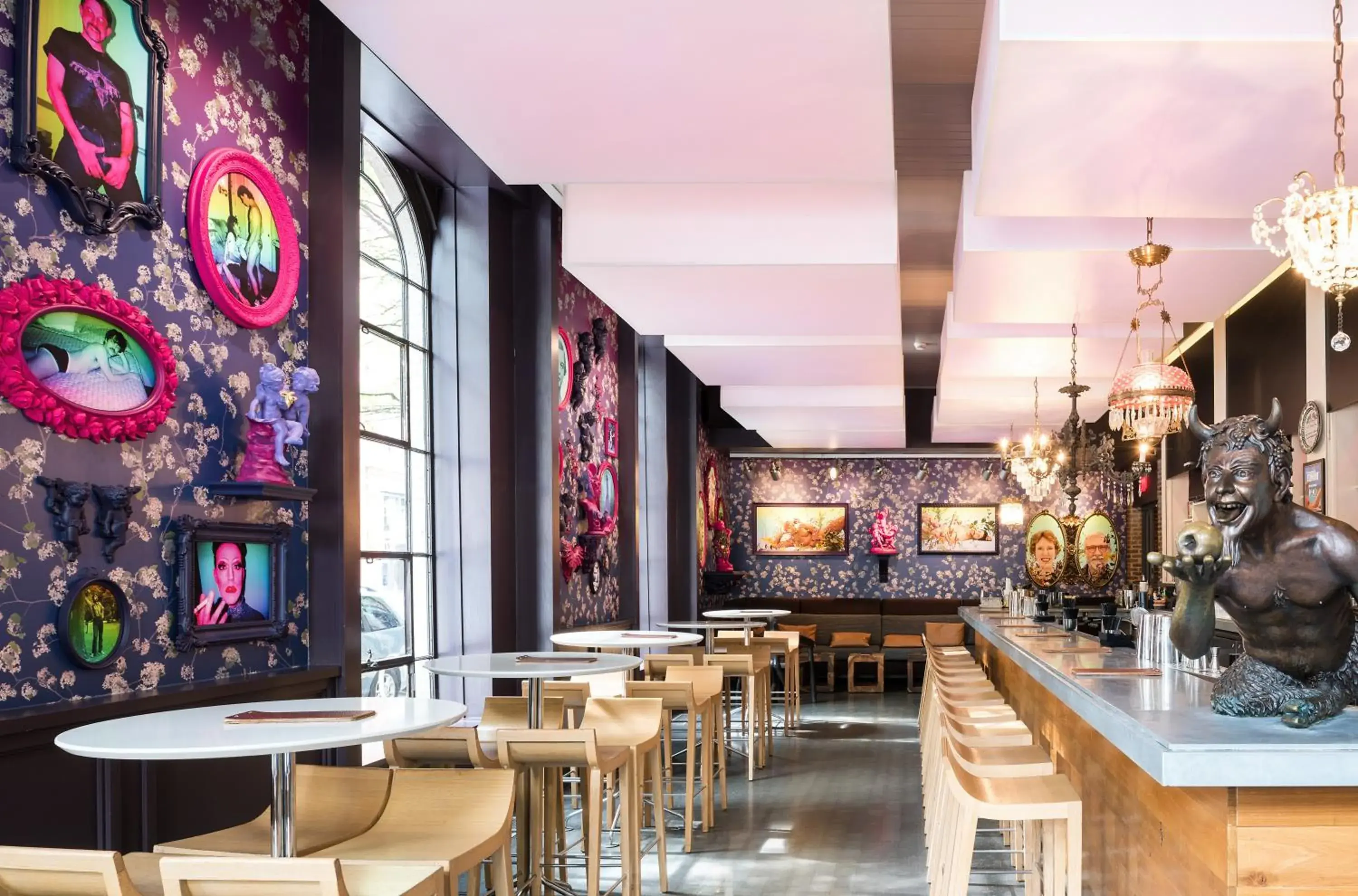 Lounge or bar in 21c Museum Hotel Louisville Lounge or bar in 21c Museum Hotel Louisville