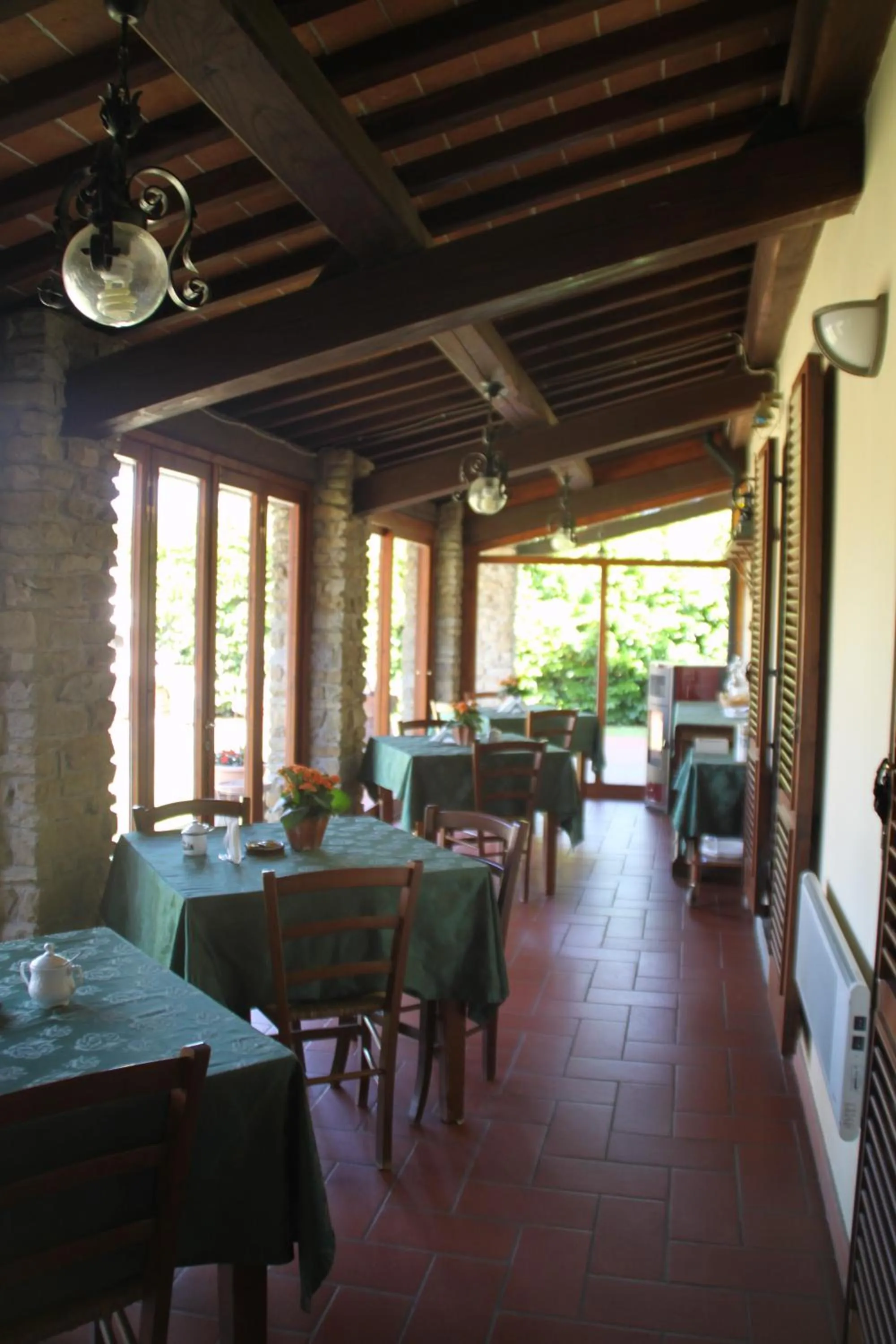 Restaurant/places to eat in Ortali Country House