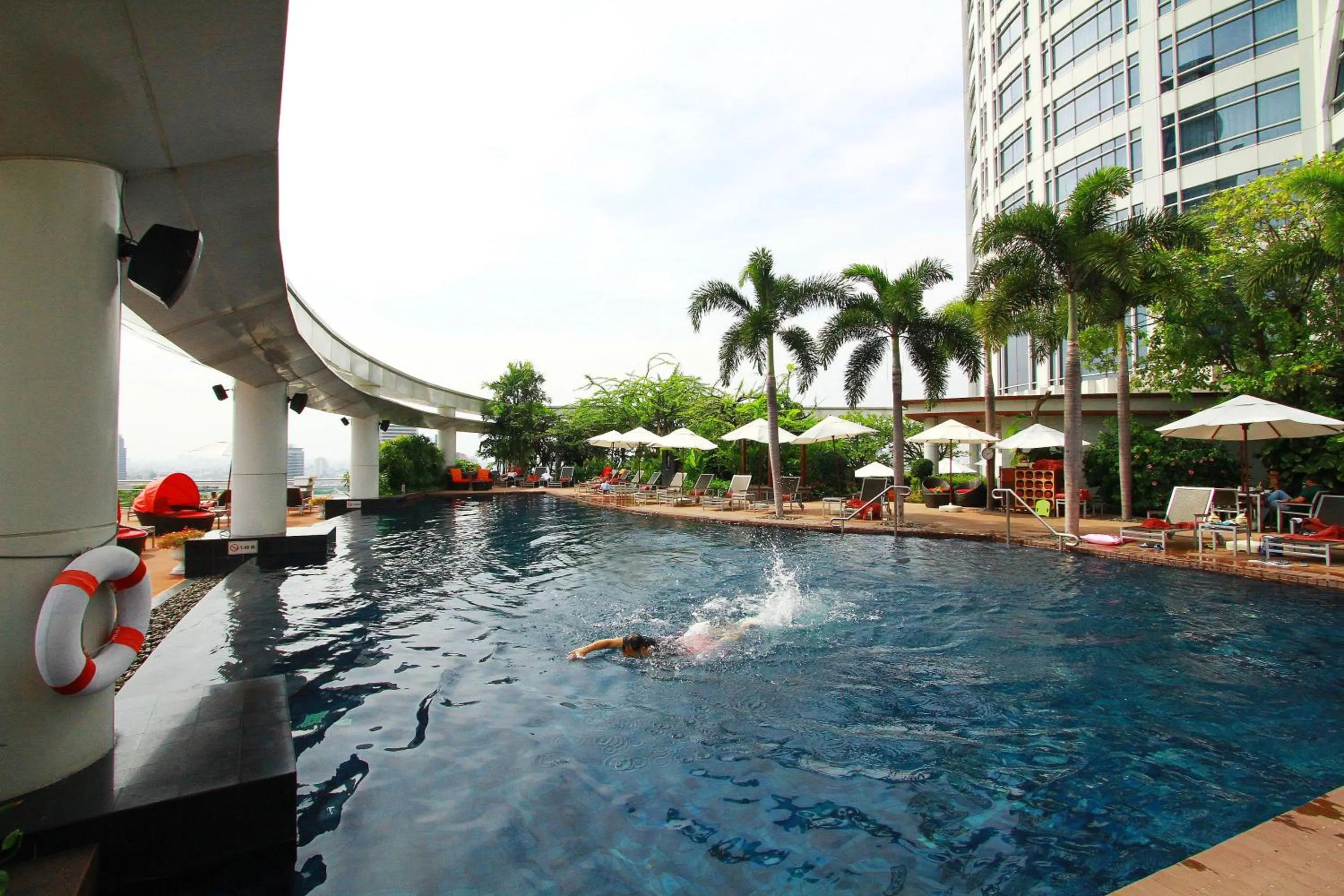 Swimming pool in Centara Grand At CentralWorld
