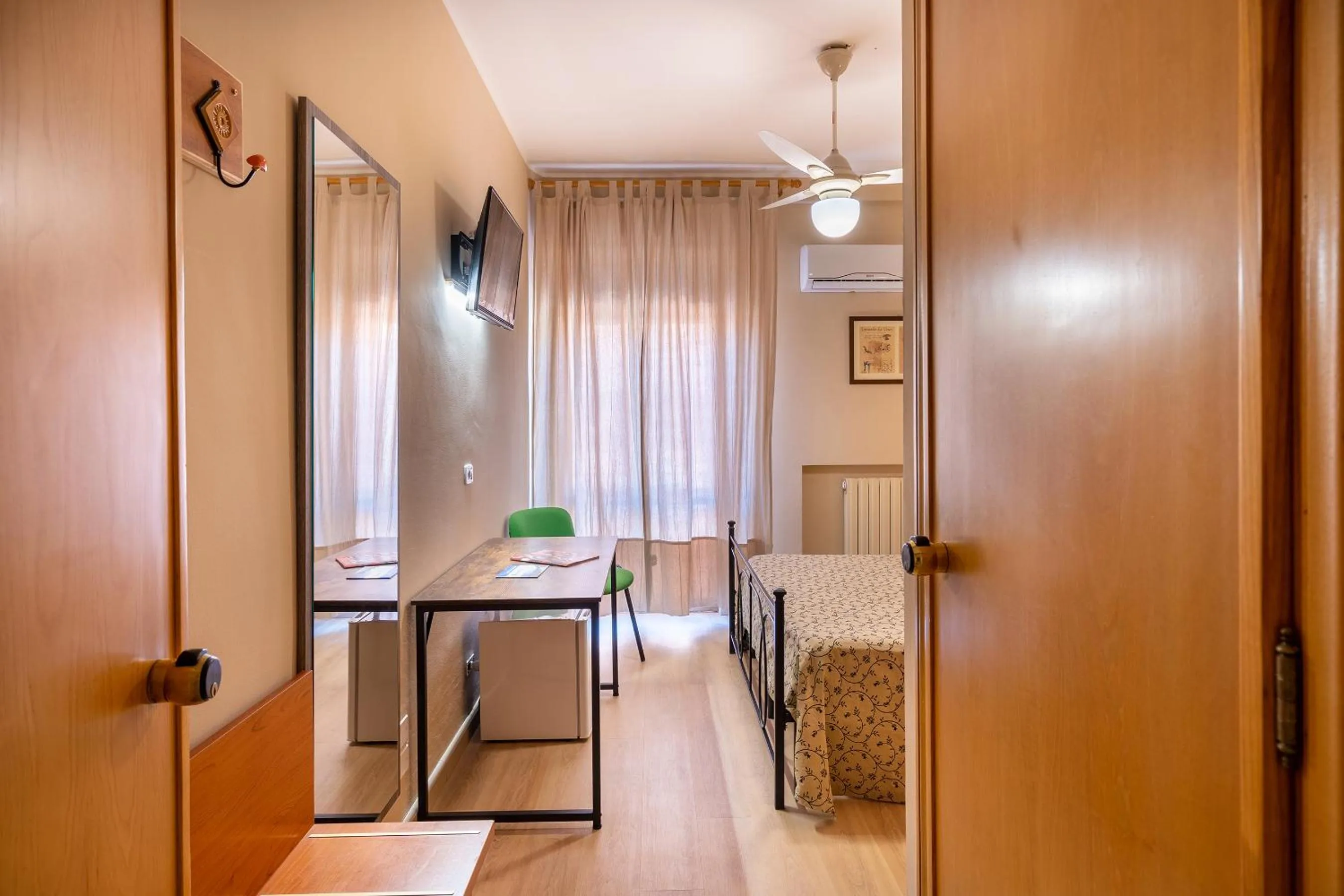 Bedroom in Hotel Trasimeno