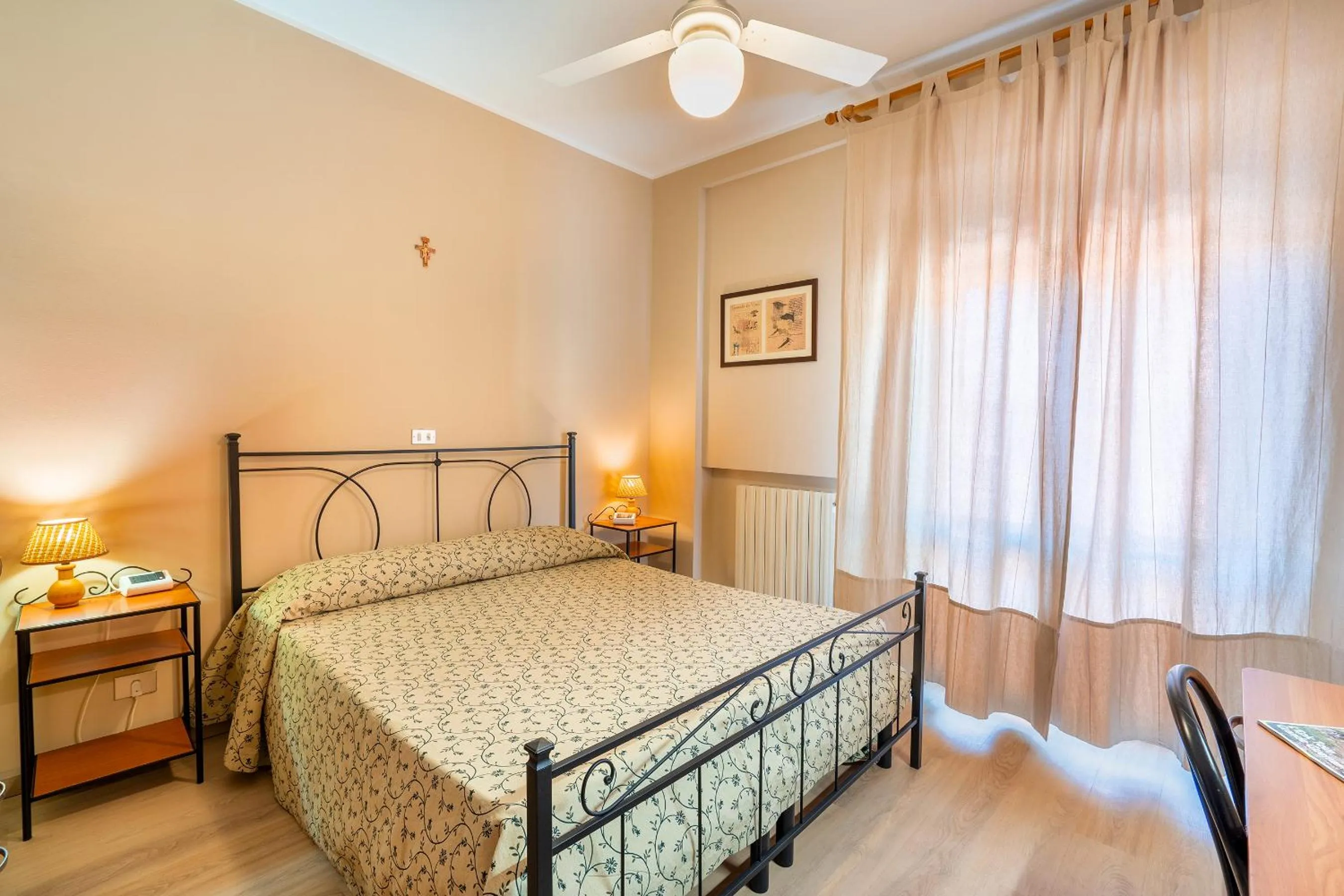 Bedroom, Bed in Hotel Trasimeno