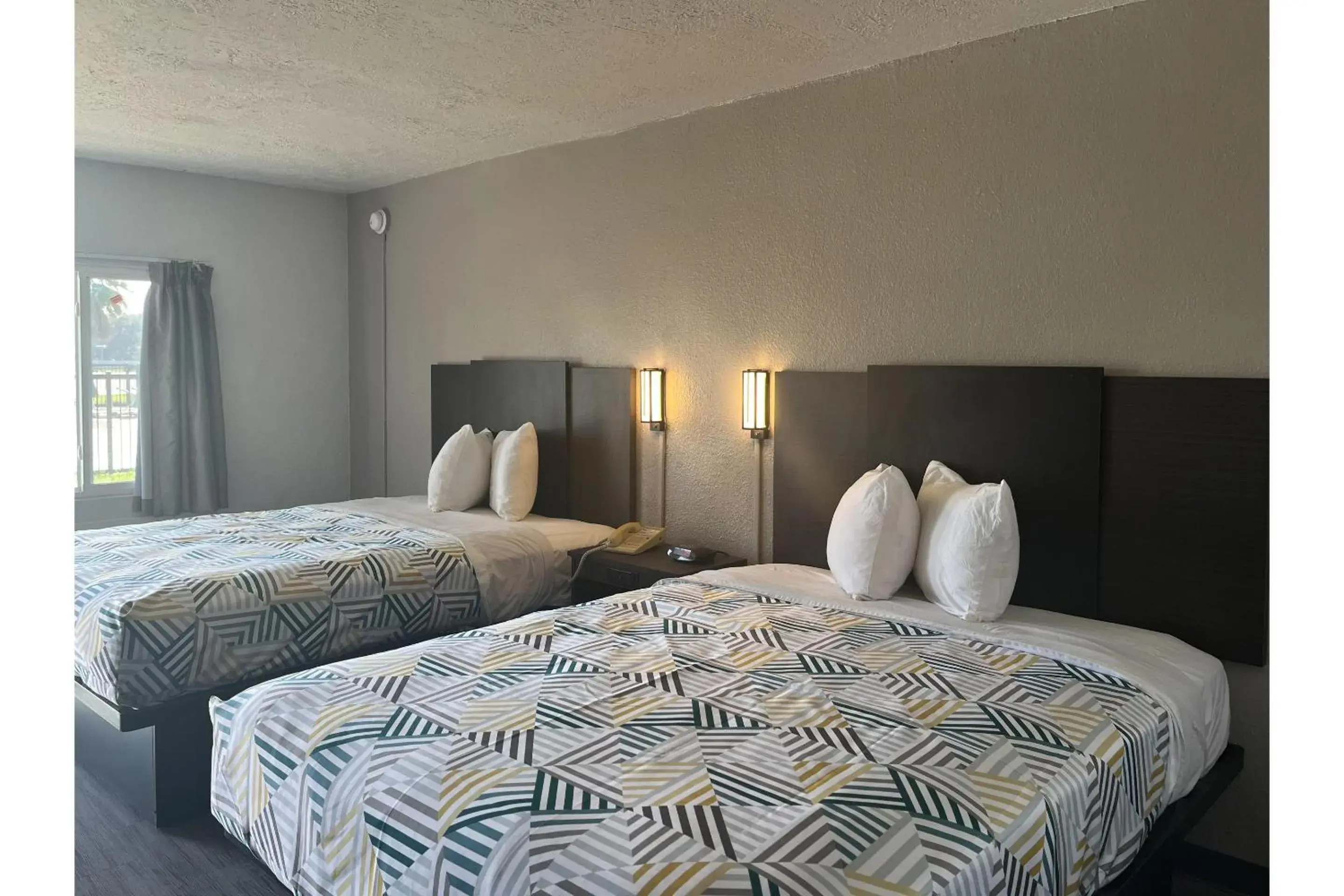 Bed in Studio 6 Lake Jackson, TX Bed in Studio 6 Lake Jackson, TX