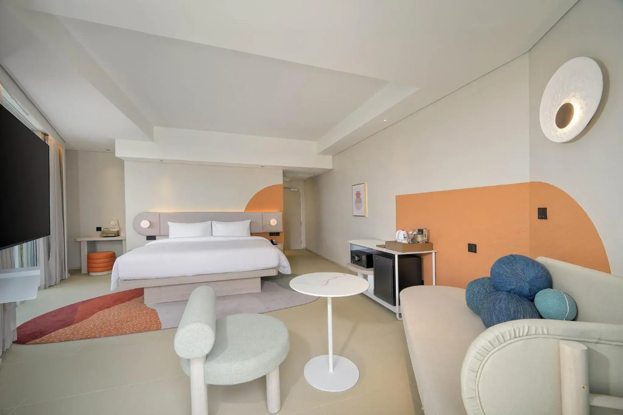 Property building, Bed in Centara Karon Resort Phuket Property building, Bed in Centara Karon Resort Phuket