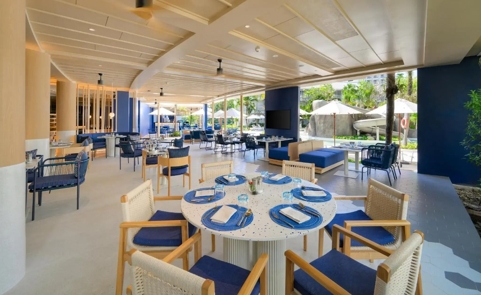 Restaurant/places to eat in Centara Karon Resort Phuket Restaurant/places to eat in Centara Karon Resort Phuket