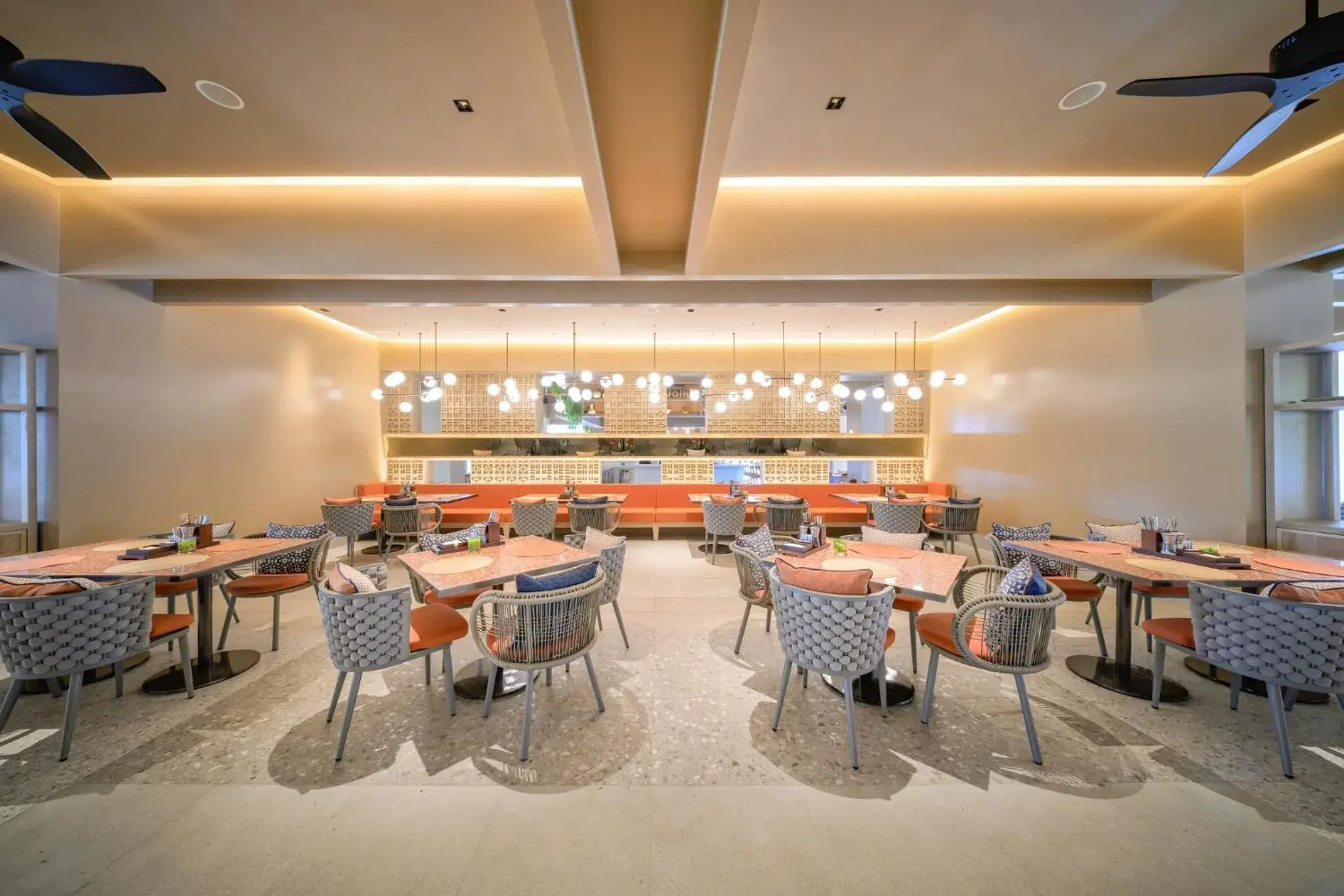 Restaurant/places to eat in Centara Karon Resort Phuket Restaurant/places to eat in Centara Karon Resort Phuket